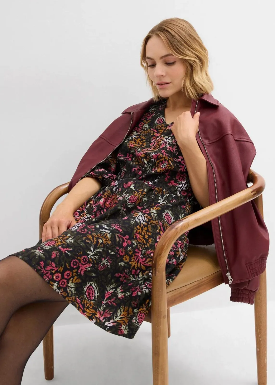 bonprix Bekleidung·Pullover & Strickjacken|Kleider^Tunika-Kleid aus softer Viskose schwarz/tiefoliv/rehbraun/rauchhimbeere/hellorchidee/softgrün bedruckt