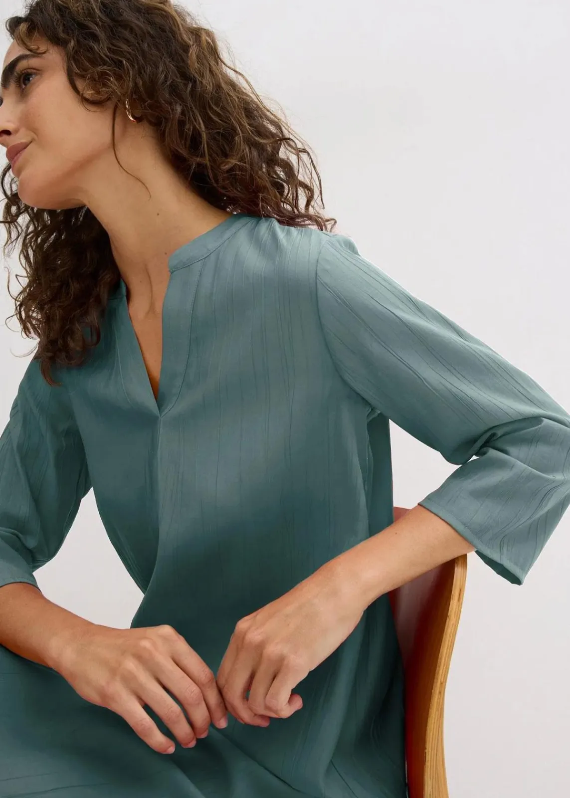 bonprix Bekleidung·Pullover & Strickjacken^Tunika-Kleid aus Viskose-Mix mit Struktur Effekt eukalyptusgrün