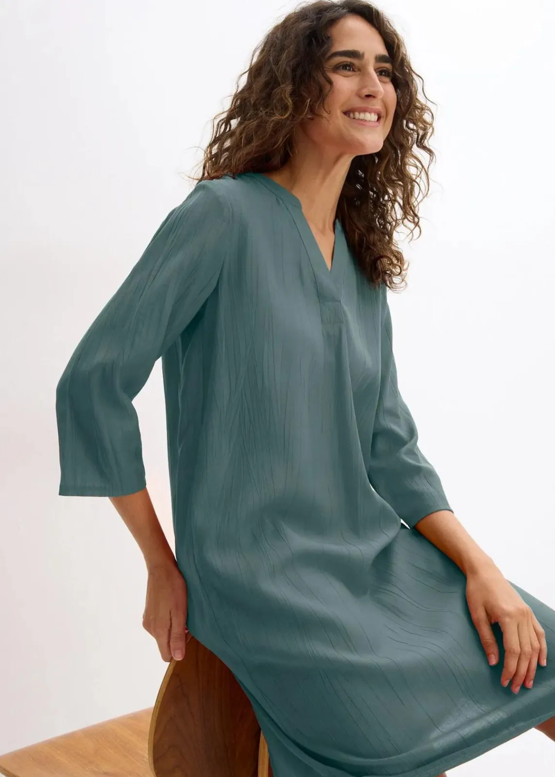 bonprix Bekleidung·Pullover & Strickjacken^Tunika-Kleid aus Viskose-Mix mit Struktur Effekt eukalyptusgrün