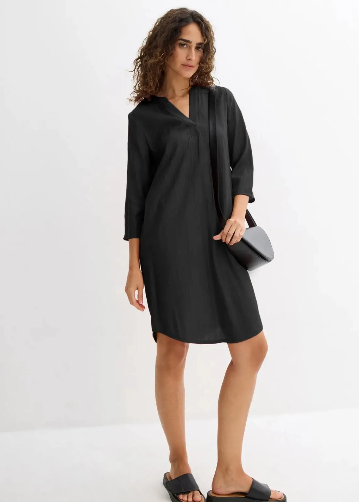 bonprix Bekleidung·Pullover & Strickjacken^Tunika-Kleid aus Viskose-Mix mit Struktur Effekt schwarz