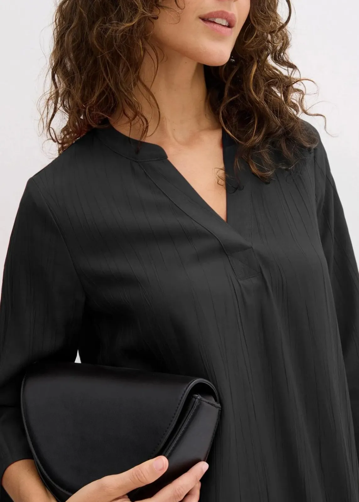 bonprix Bekleidung·Pullover & Strickjacken^Tunika-Kleid aus Viskose-Mix mit Struktur Effekt schwarz
