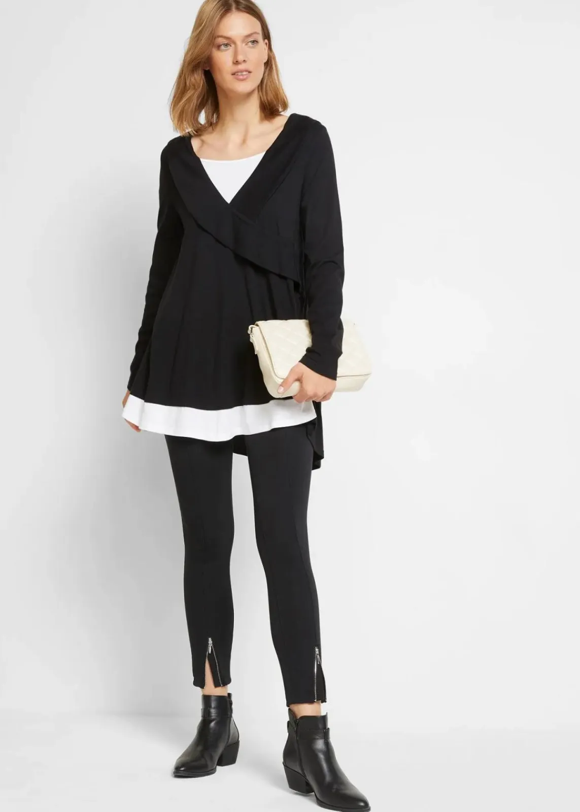 bonprix Shirts & Tops|Nachhaltigere Materialien^Tunika-Shirt aus Baumwoll-Viskose-Mix schwarz