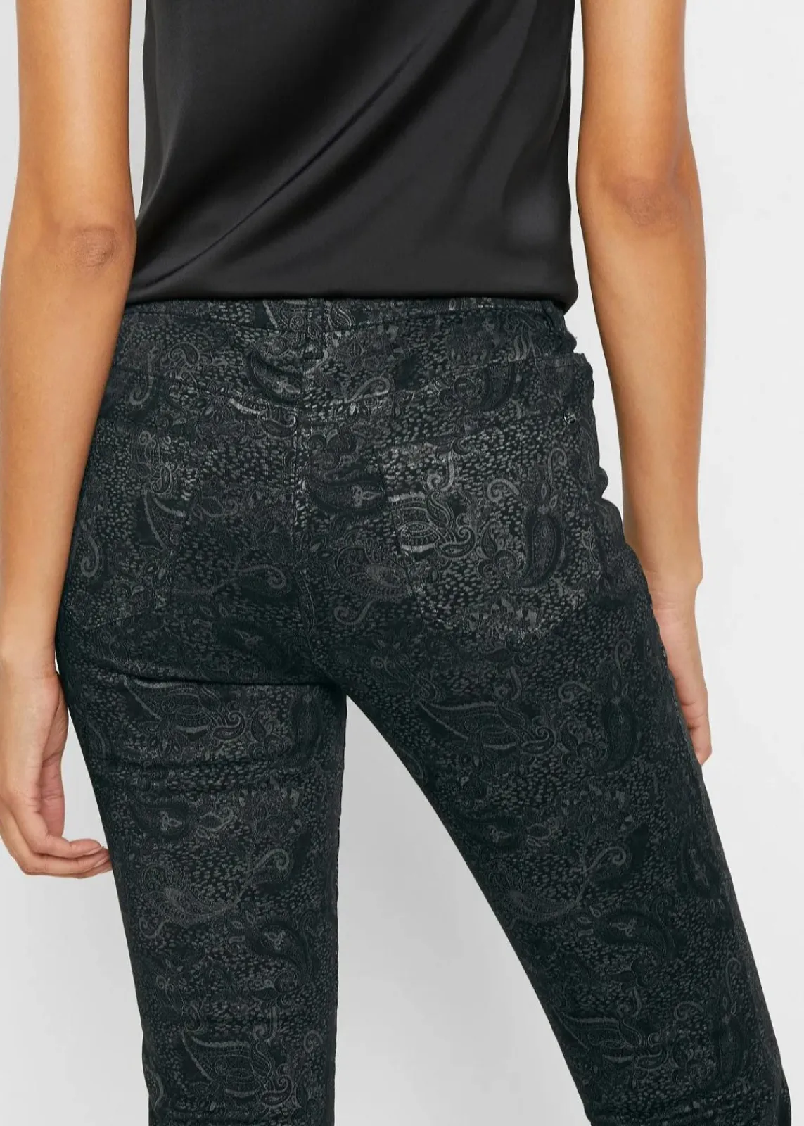 bonprix Bekleidung·Kleider|Hosen^Twillhose mit edlem Druck schwarz/rauchgrau paisley