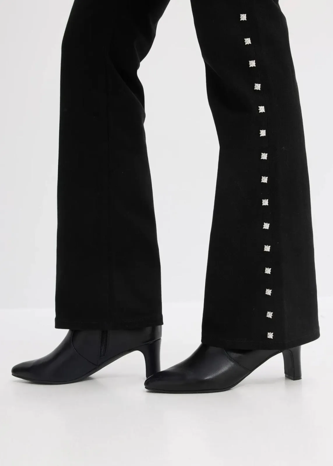 bonprix Hosen^Twillhose mit Nieten schwarz