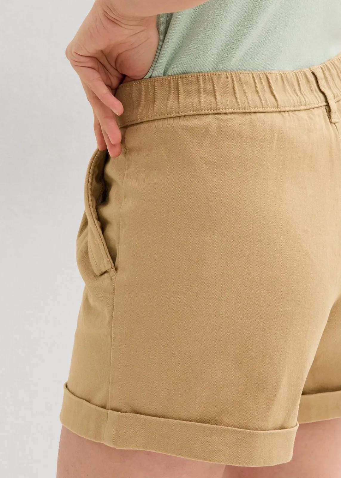 bonprix Nachhaltigere Materialien|Hosen^Twill-Shorts mit hohem Bund new beige
