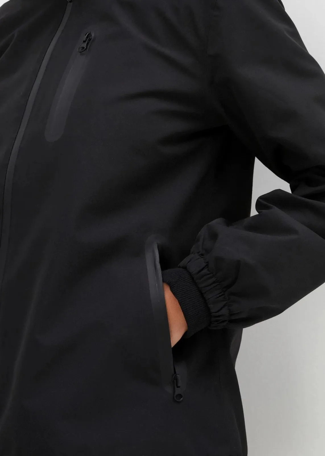 bonprix Bekleidung·Jumpsuits|Bekleidung·Sweat^Ultraleichte Regenjacke schwarz