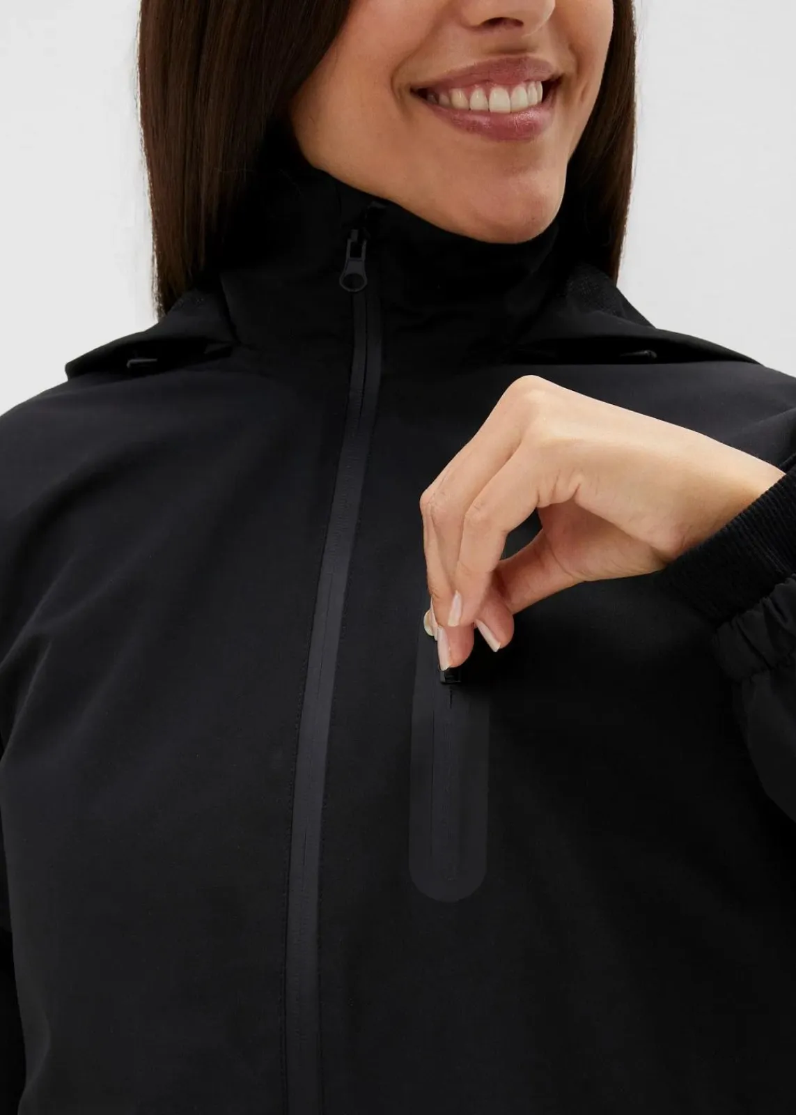 bonprix Bekleidung·Jumpsuits|Bekleidung·Sweat^Ultraleichte Regenjacke schwarz