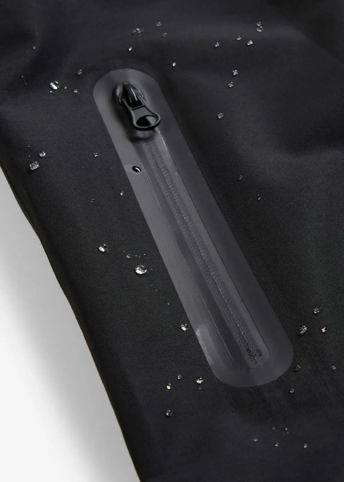 bonprix Bekleidung·Jumpsuits|Bekleidung·Sweat^Ultraleichte Regenjacke schwarz