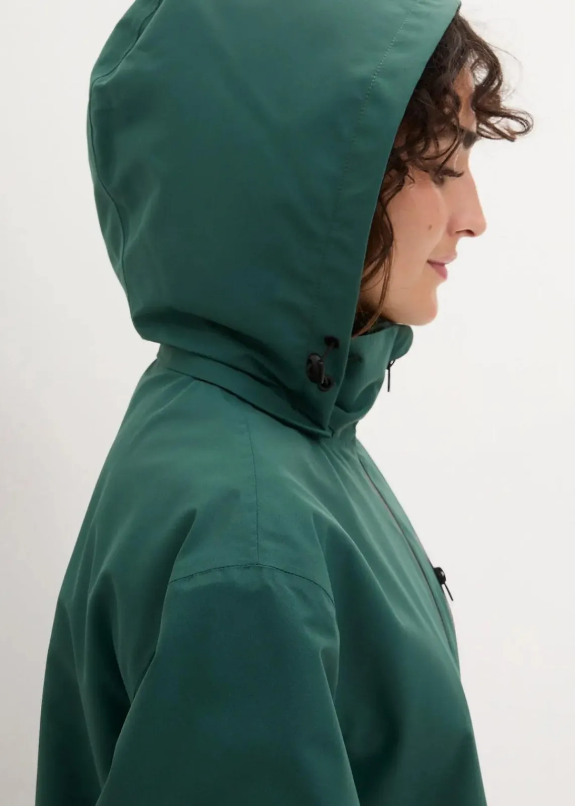 bonprix Jacken & Mäntel|Sportbekleidung^Ultraleichte Regenjacke mattgrün