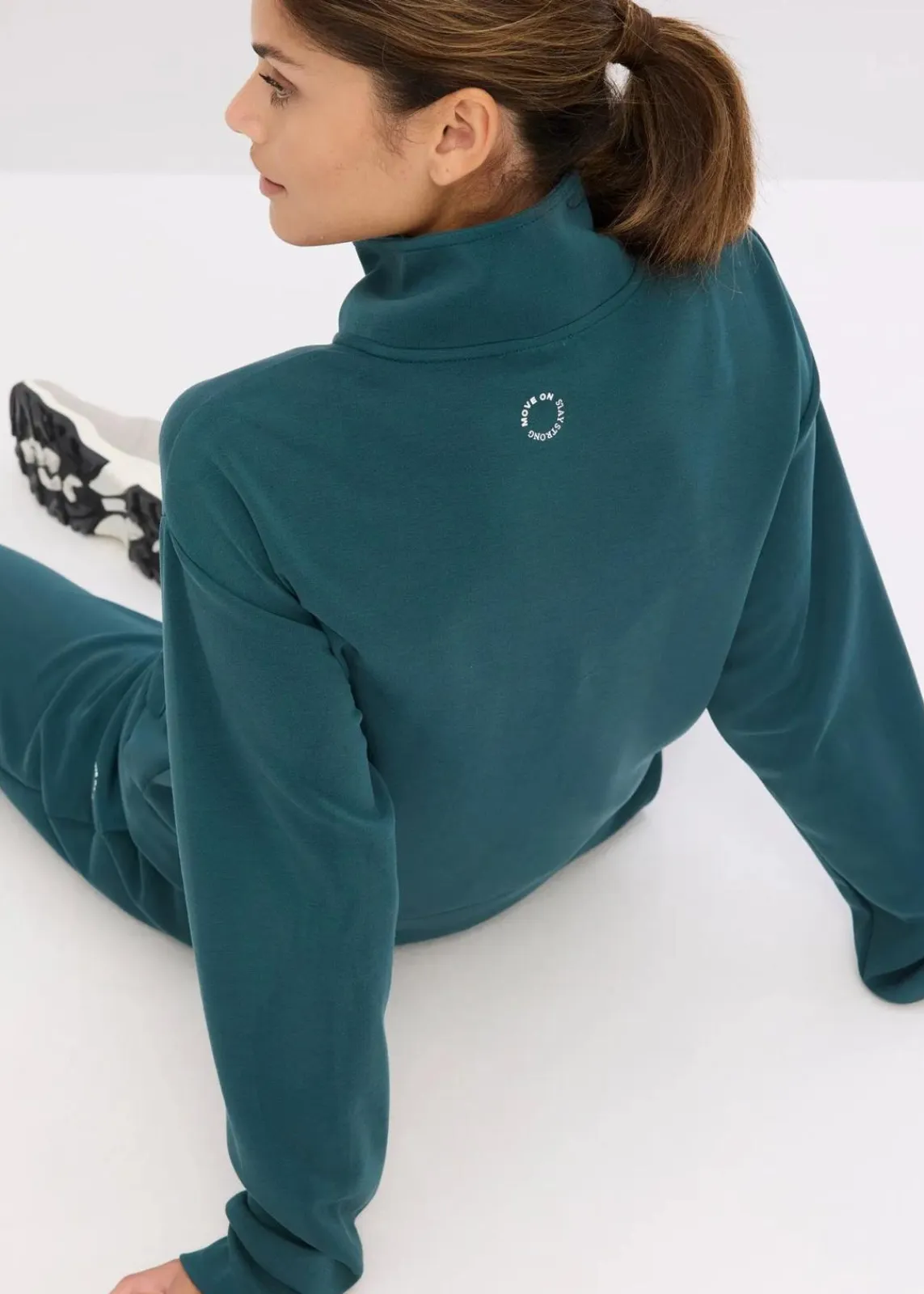 bonprix Bekleidung·Sweat|Bekleidung·Hosen^Ultrasofte Sport-Jacke mit Modal petrolgrün
