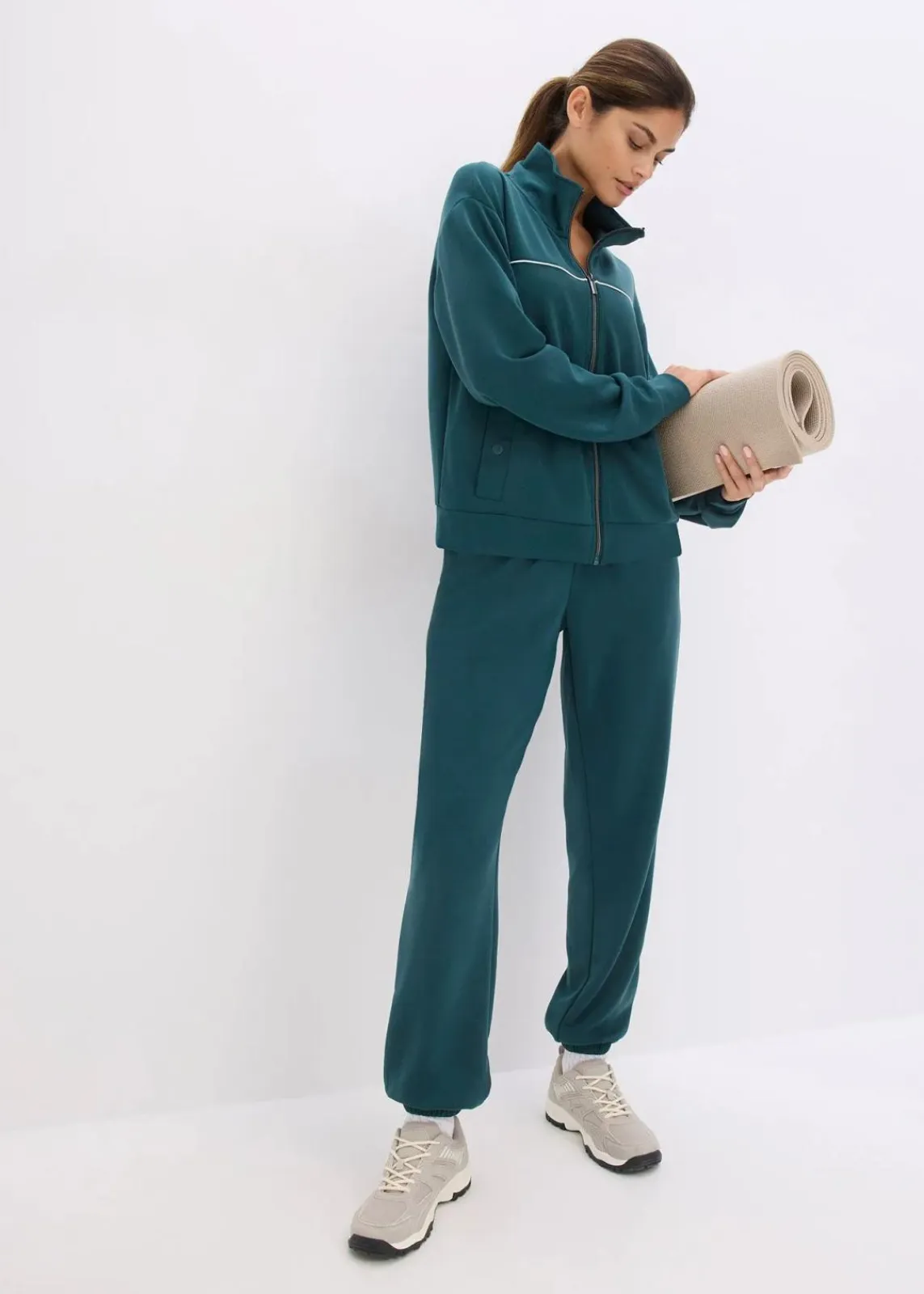 bonprix Bekleidung·Sweat|Bekleidung·Hosen^Ultrasofte Sport-Jacke mit Modal petrolgrün