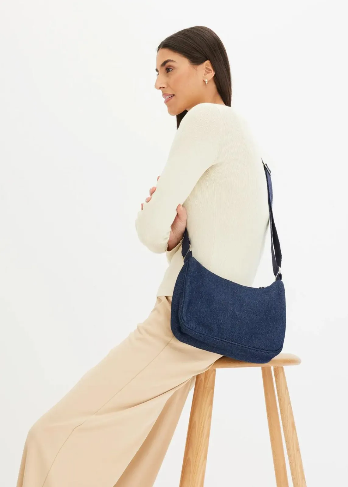 bonprix Taschen^Umhängetasche im Denim Look blau denim