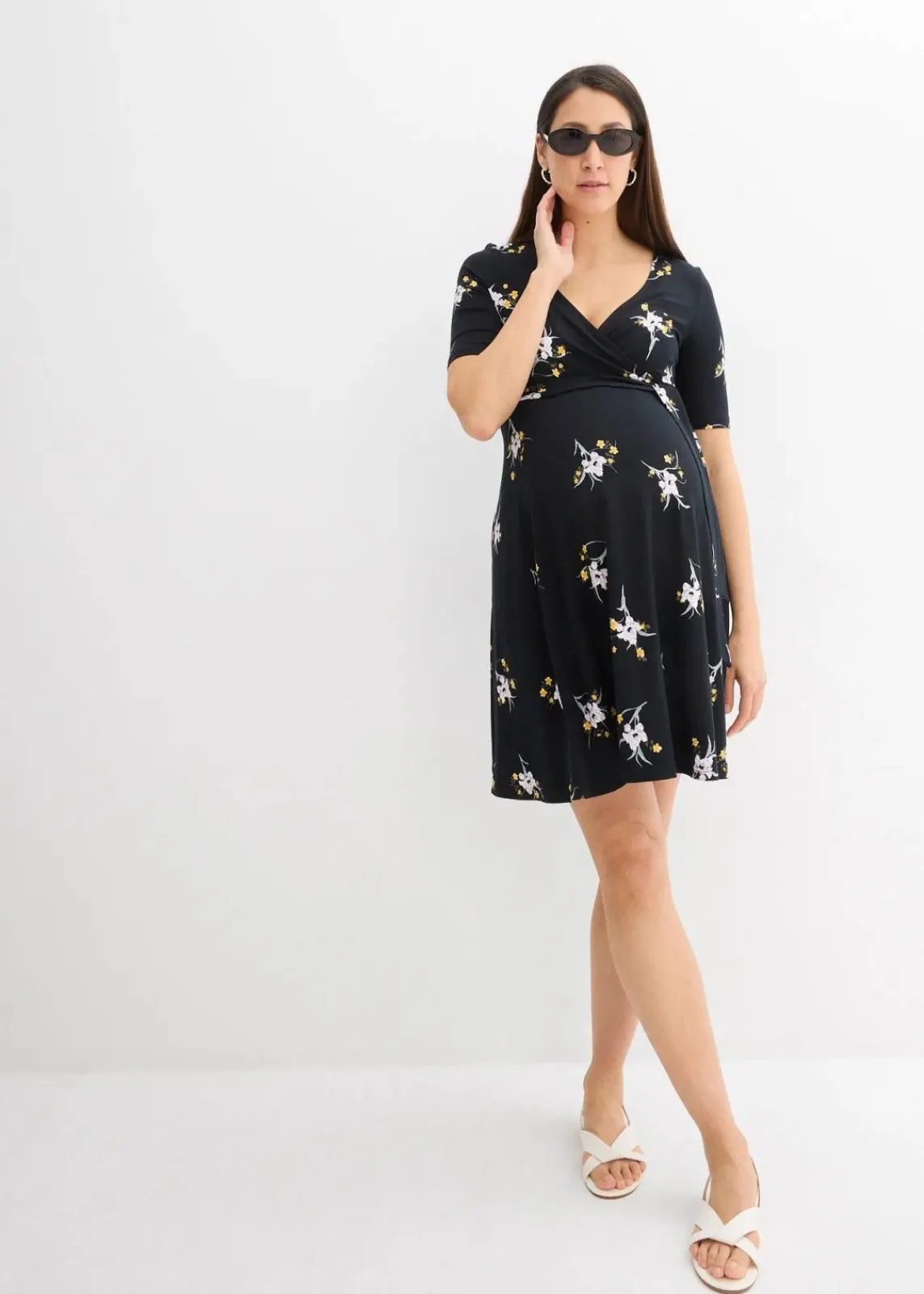 bonprix Bekleidung·Blazer|Umstandsmode^Umstands- und Stillkleid aus weicher Viskose schwarz geblümt