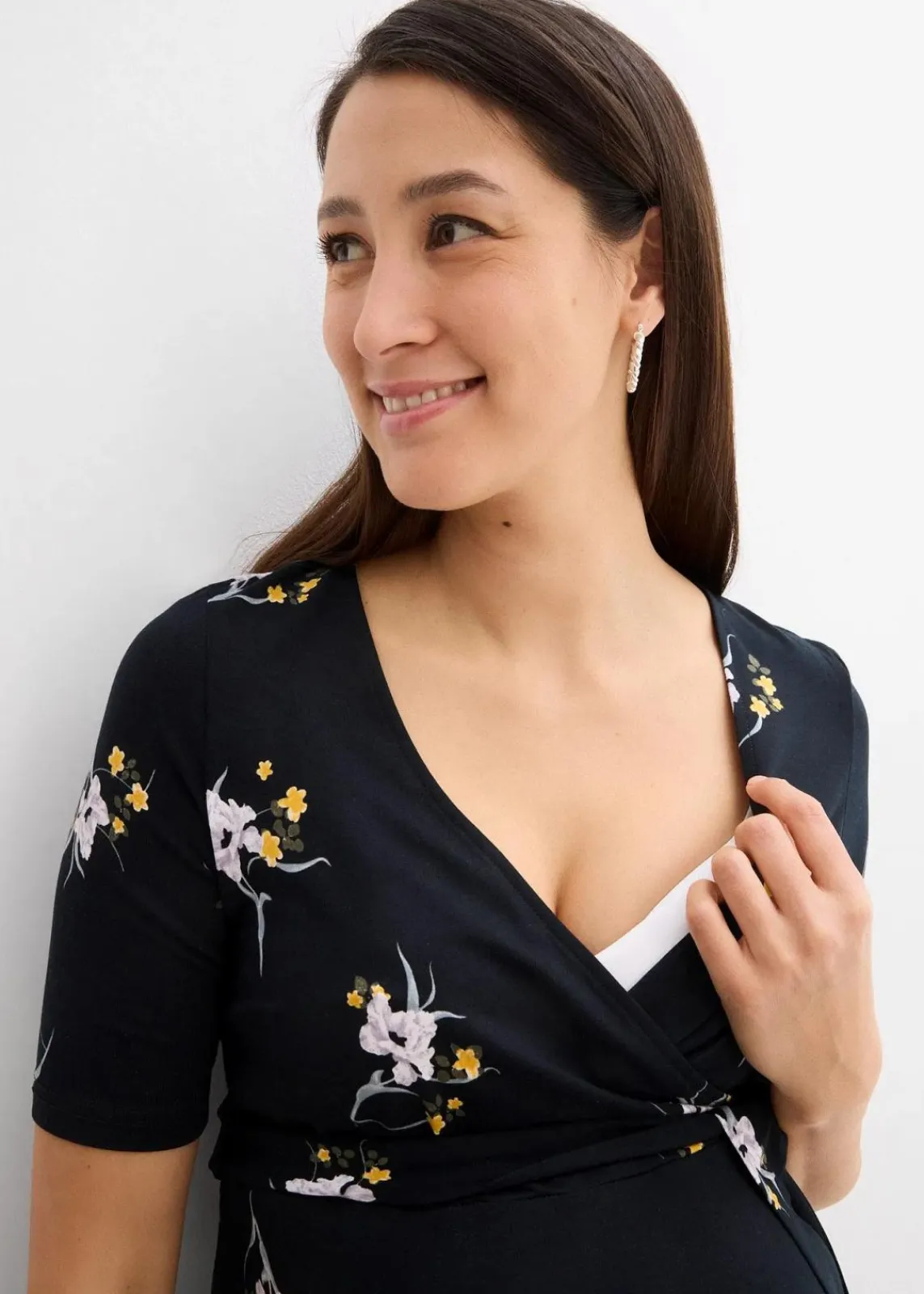 bonprix Bekleidung·Blazer|Umstandsmode^Umstands- und Stillkleid aus weicher Viskose schwarz geblümt