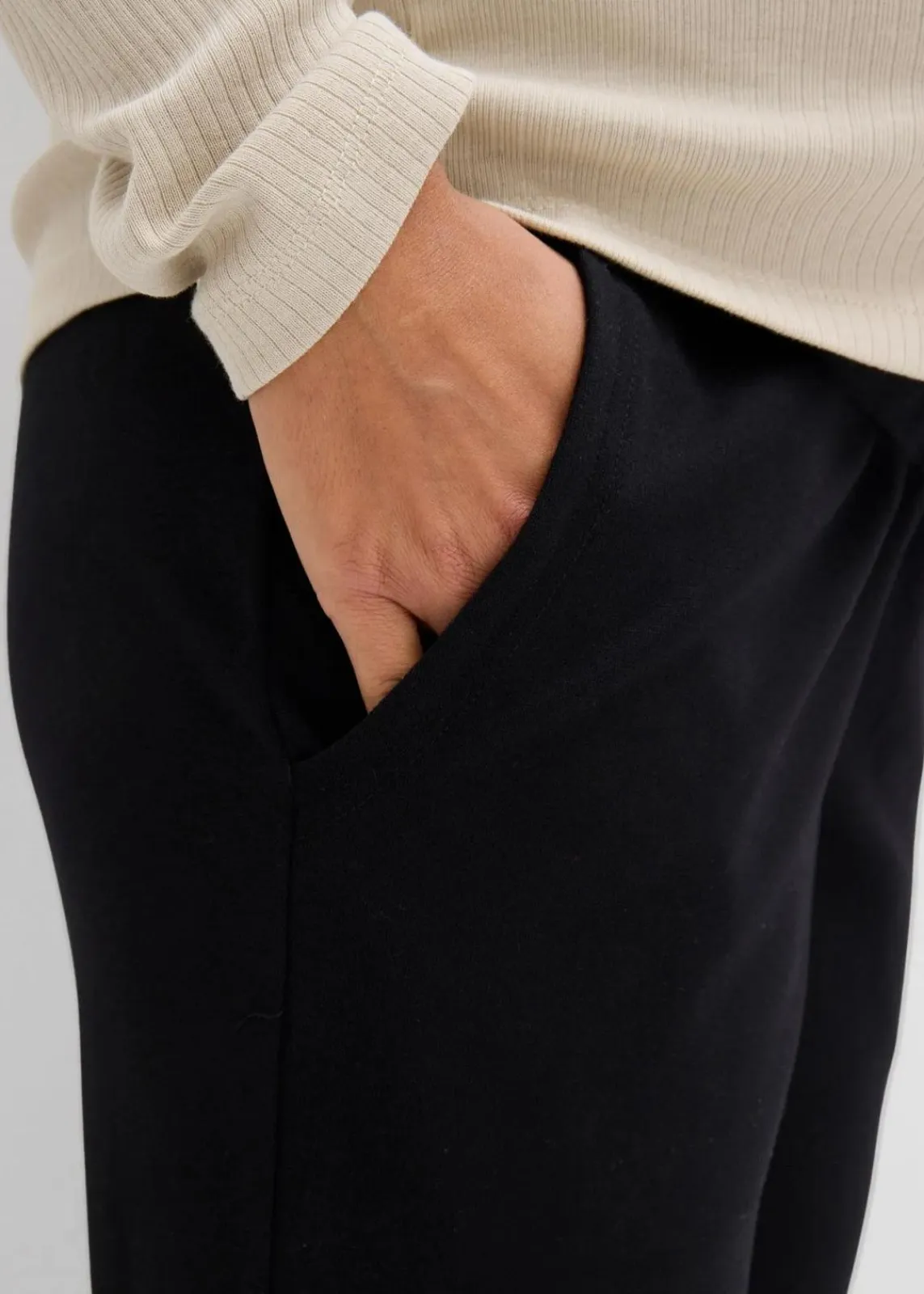 bonprix Umstandsmode^Umstands-Schlupfhose mit elastischem Bund aus Punto di Roma schwarz