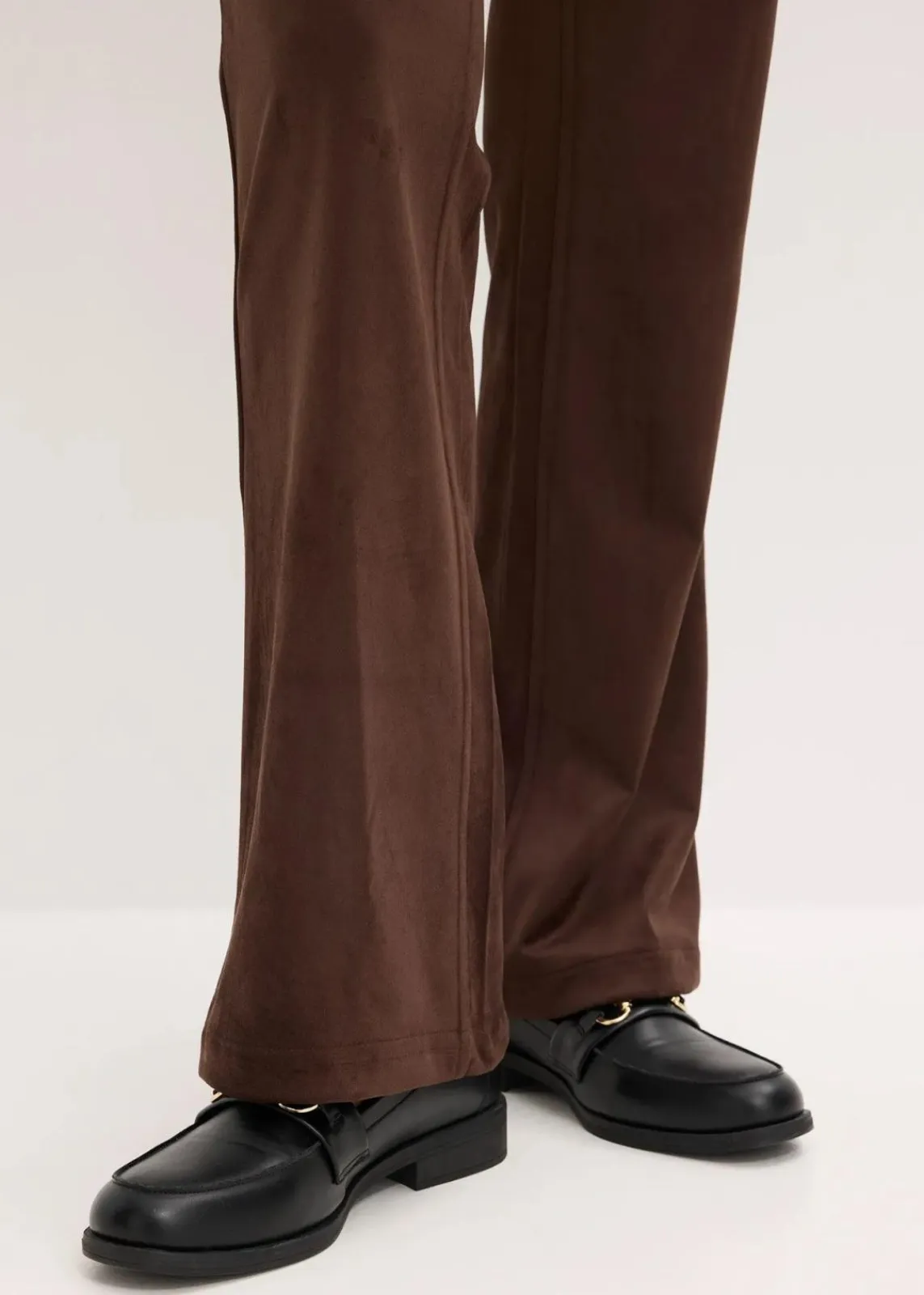 bonprix Hosen|Bekleidung·Kleider^Velourslederimitat Flared Hose dunkelbraun