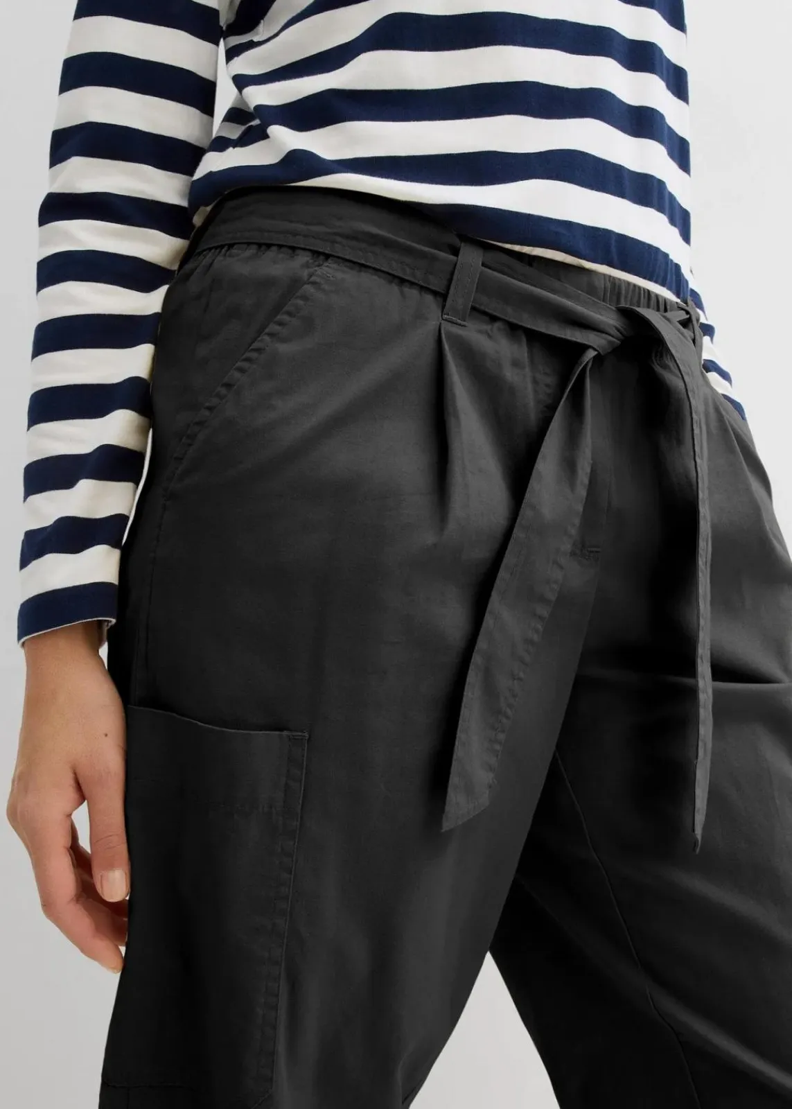 bonprix Bekleidung·Kleider|Hosen^Verkürzte Cargo-Hose schwarz
