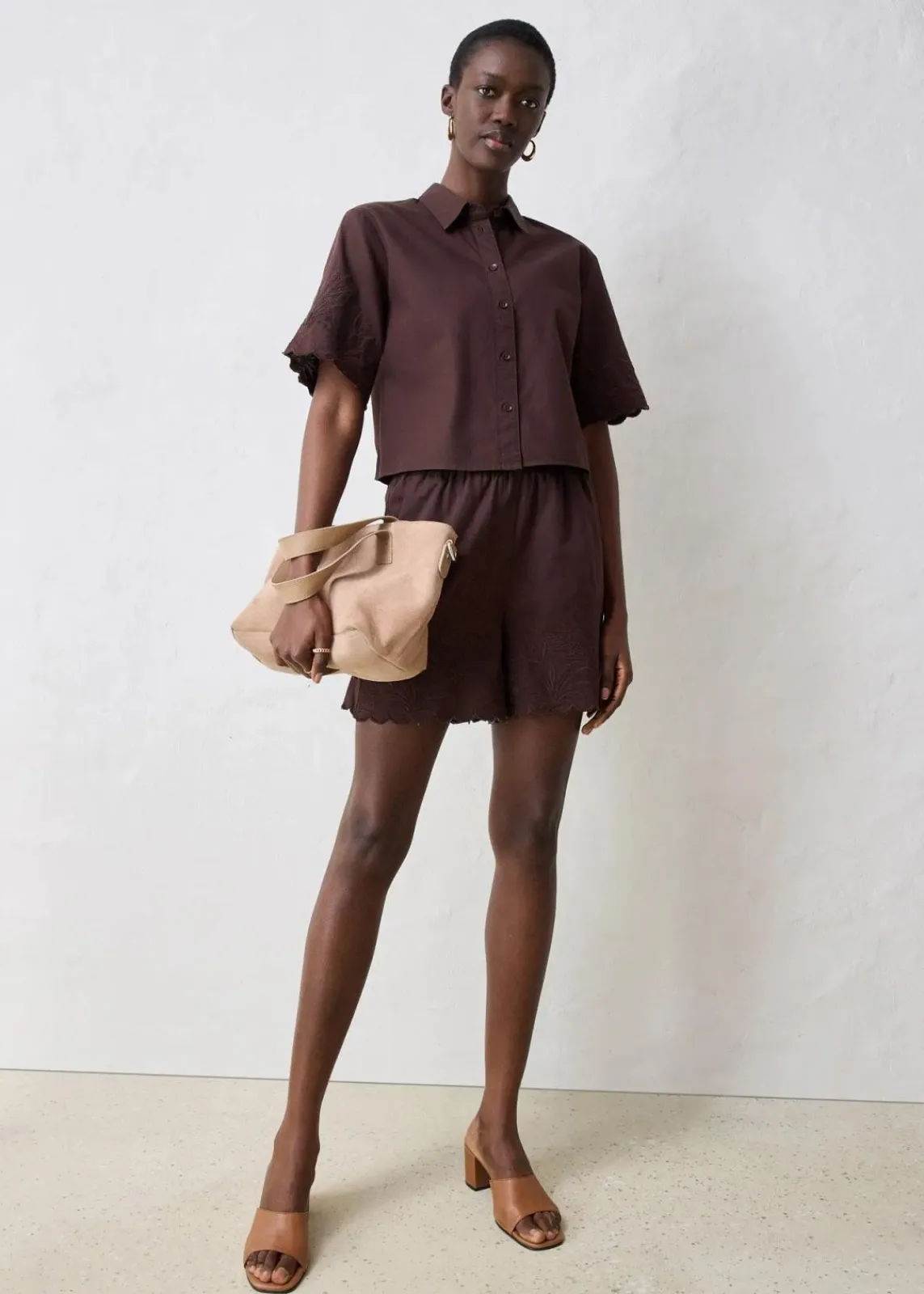 bonprix Bekleidung·Jacken & Mäntel|Premium^verkürzte Hemdbluse mit Seidenanteil dunkelbraun