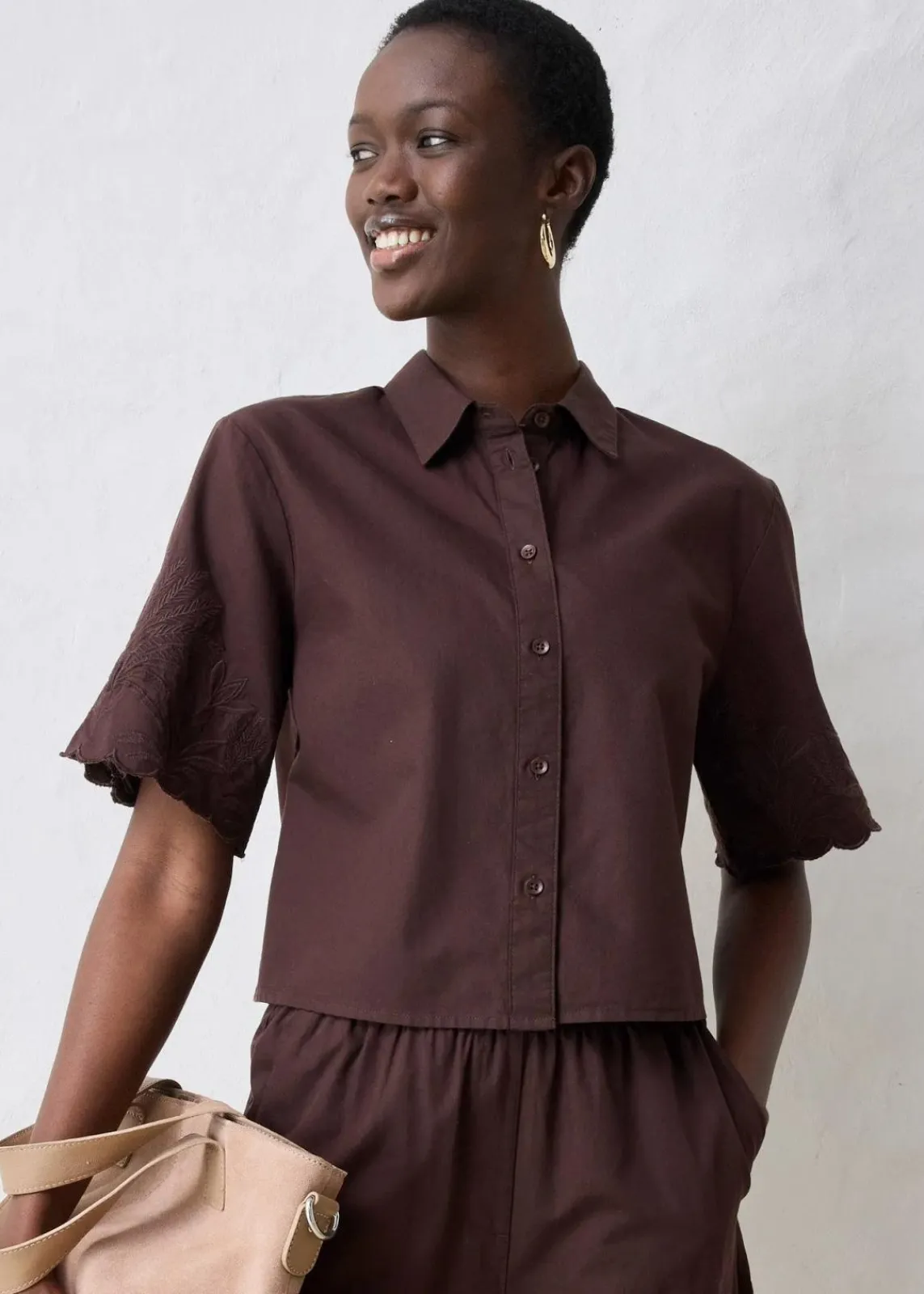 bonprix Bekleidung·Jacken & Mäntel|Premium^verkürzte Hemdbluse mit Seidenanteil dunkelbraun