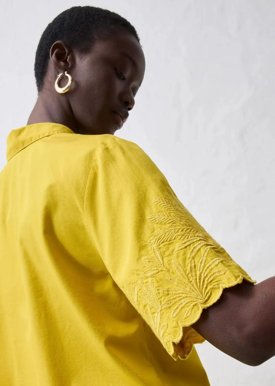 bonprix Blusen & Tuniken|Premium^verkürzte Hemdbluse mit Seidenanteil lemoncurry