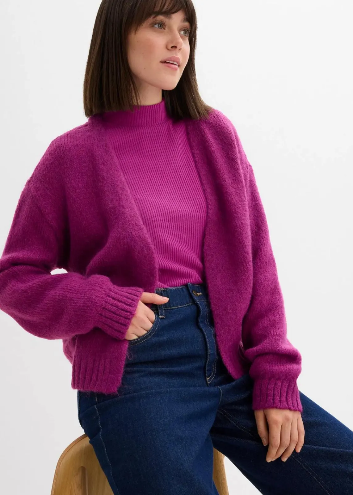 bonprix Bekleidung·Umstandsmode|Strickmode^Verkürzte Oversize Grobstrickjacke dunkelfuchsia
