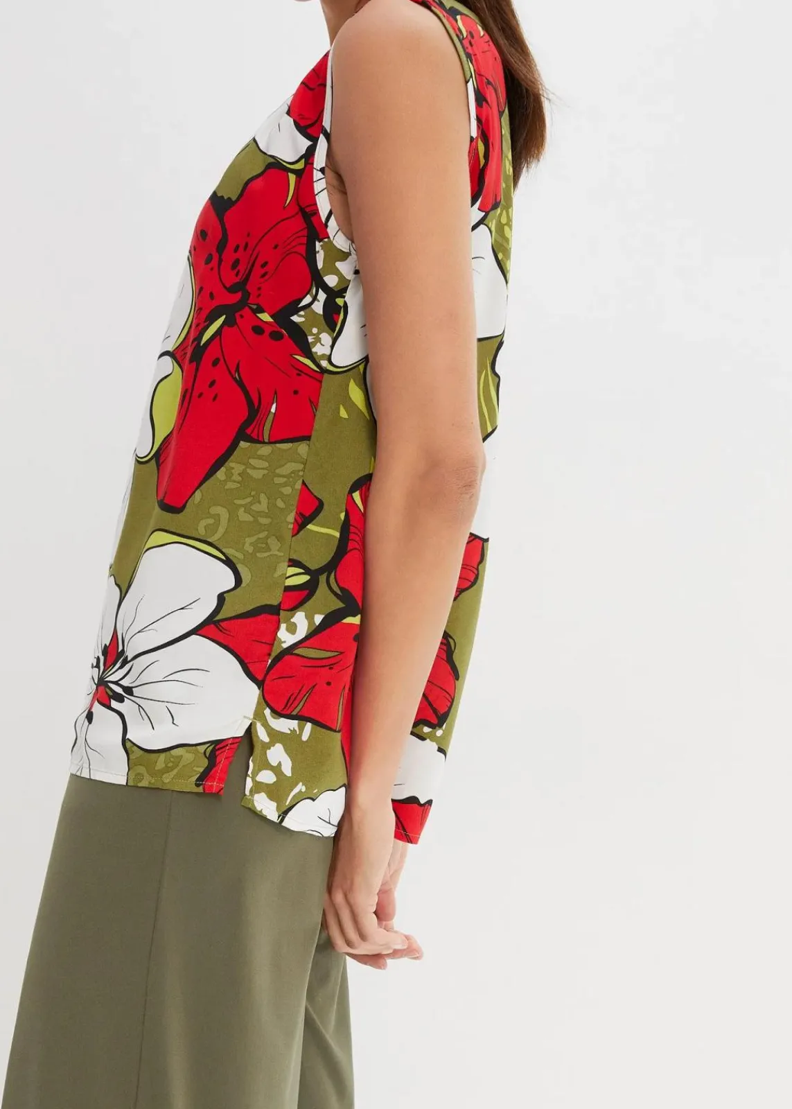 bonprix Bekleidung·Jacken & Mäntel|Blusen & Tuniken^Viskose Blusentop erdbeere/dunkelkhaki floral