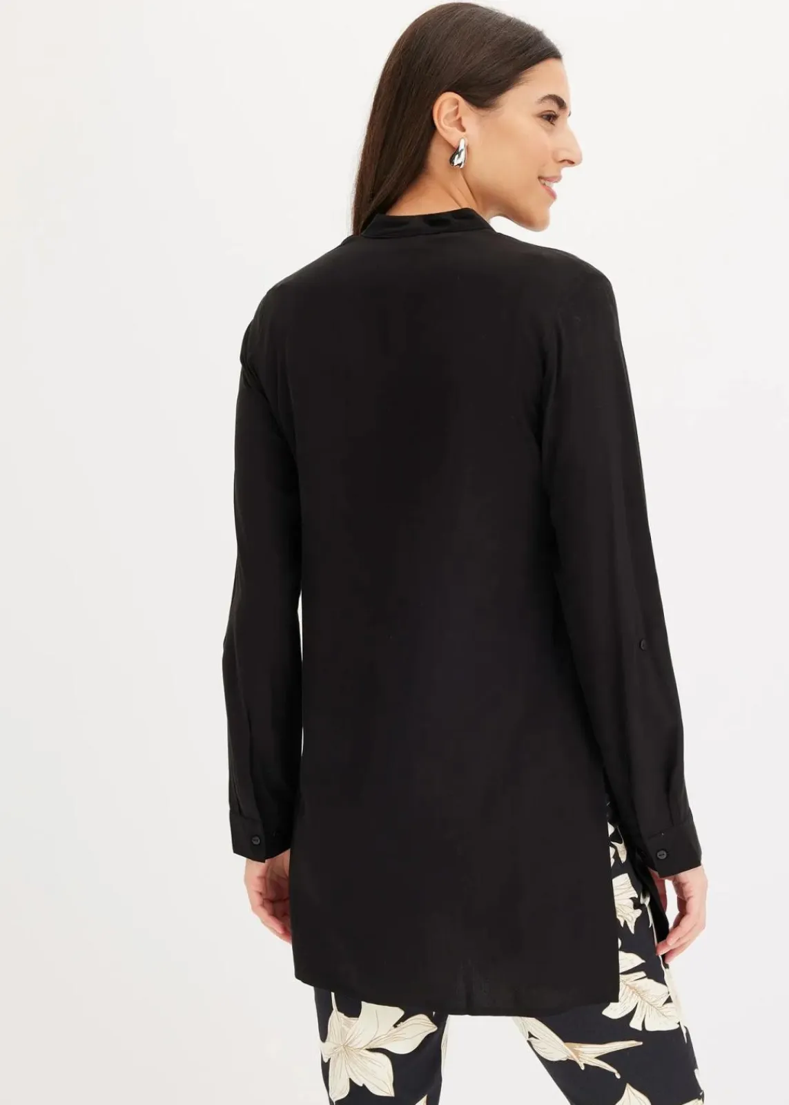 bonprix Bekleidung·Jacken & Mäntel|Nachhaltigere Materialien^Viskose Longbluse schwarz