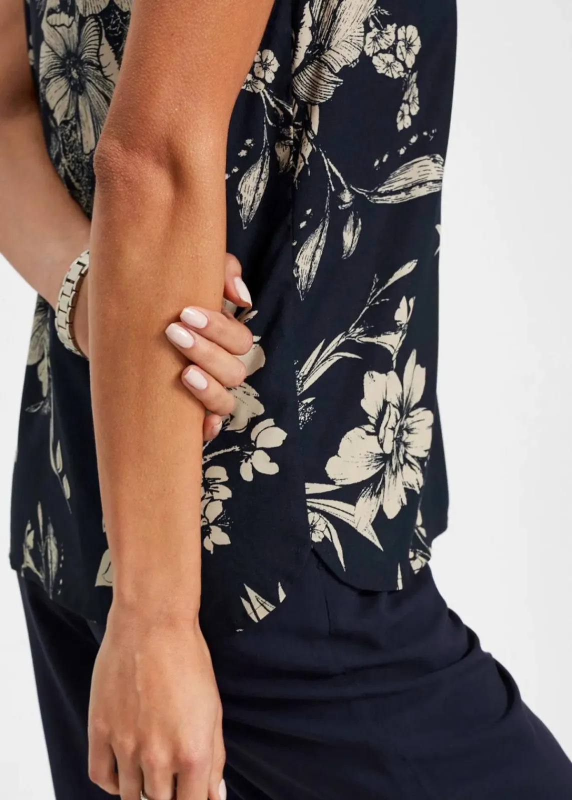 bonprix Shirts & Tops^Viskose Top dunkelblau/kieselbeige floral