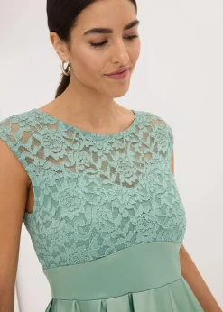 bonprix Bekleidung·Pullover & Strickjacken|Festliche Mode^Vokuhila-Kleid aus glänzendem Satin mit Spitze pastellgrün