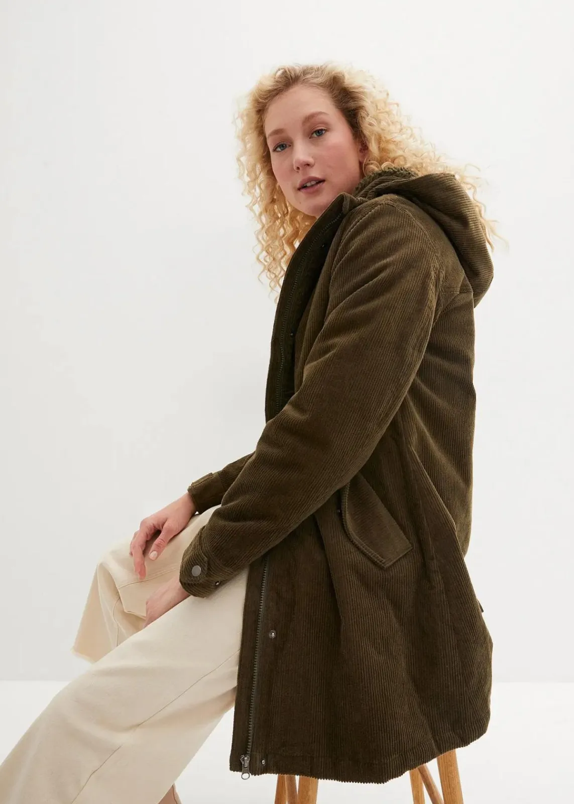bonprix Jacken & Mäntel|Bekleidung·Hosen^Warmer Cord-Parka mit Teddy-Futter in der Kapuze, in A-Linie dunkeloliv