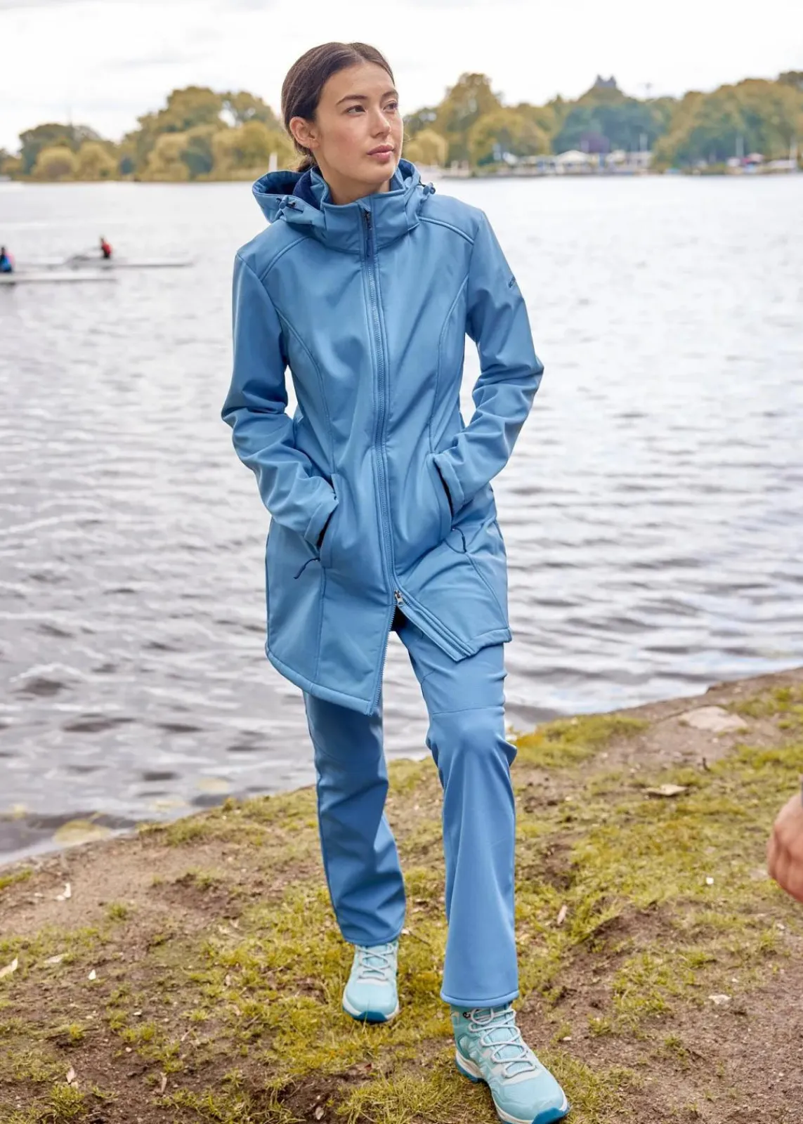 bonprix Bekleidung·Hosen|Jacken & Mäntel^wasserabweisende Funktions-Softshell-Longjacke, Kuschelfleece jeansblau