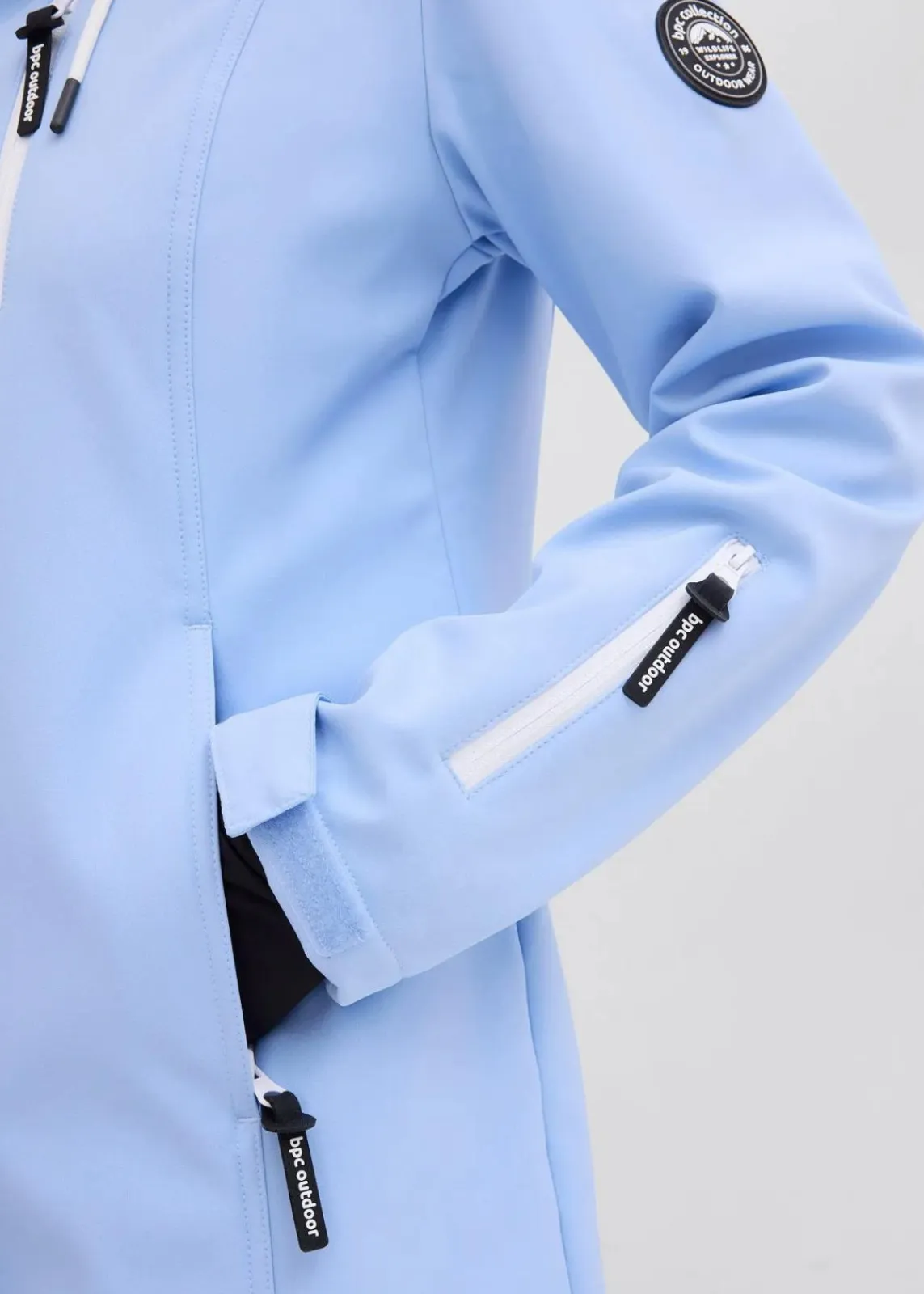 bonprix Bekleidung·Jumpsuits|Bekleidung·Sweat^wasserabweisende Softshelljacke perlblau/weiß