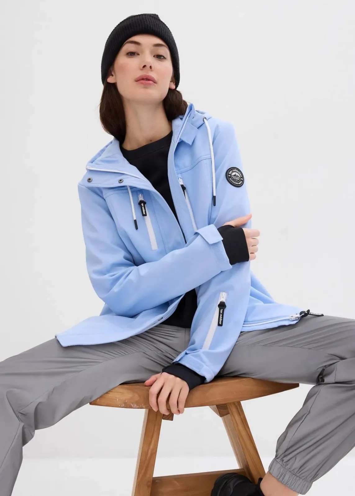 bonprix Bekleidung·Jumpsuits|Bekleidung·Sweat^wasserabweisende Softshelljacke perlblau/weiß