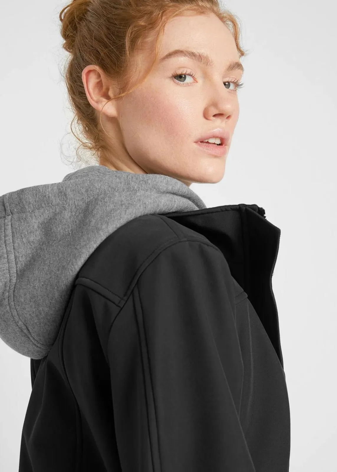 bonprix Bekleidung·Hosen|Jacken & Mäntel^wasserabweisende Softshell-Longjacke, 2 in 1-Optik schwarz