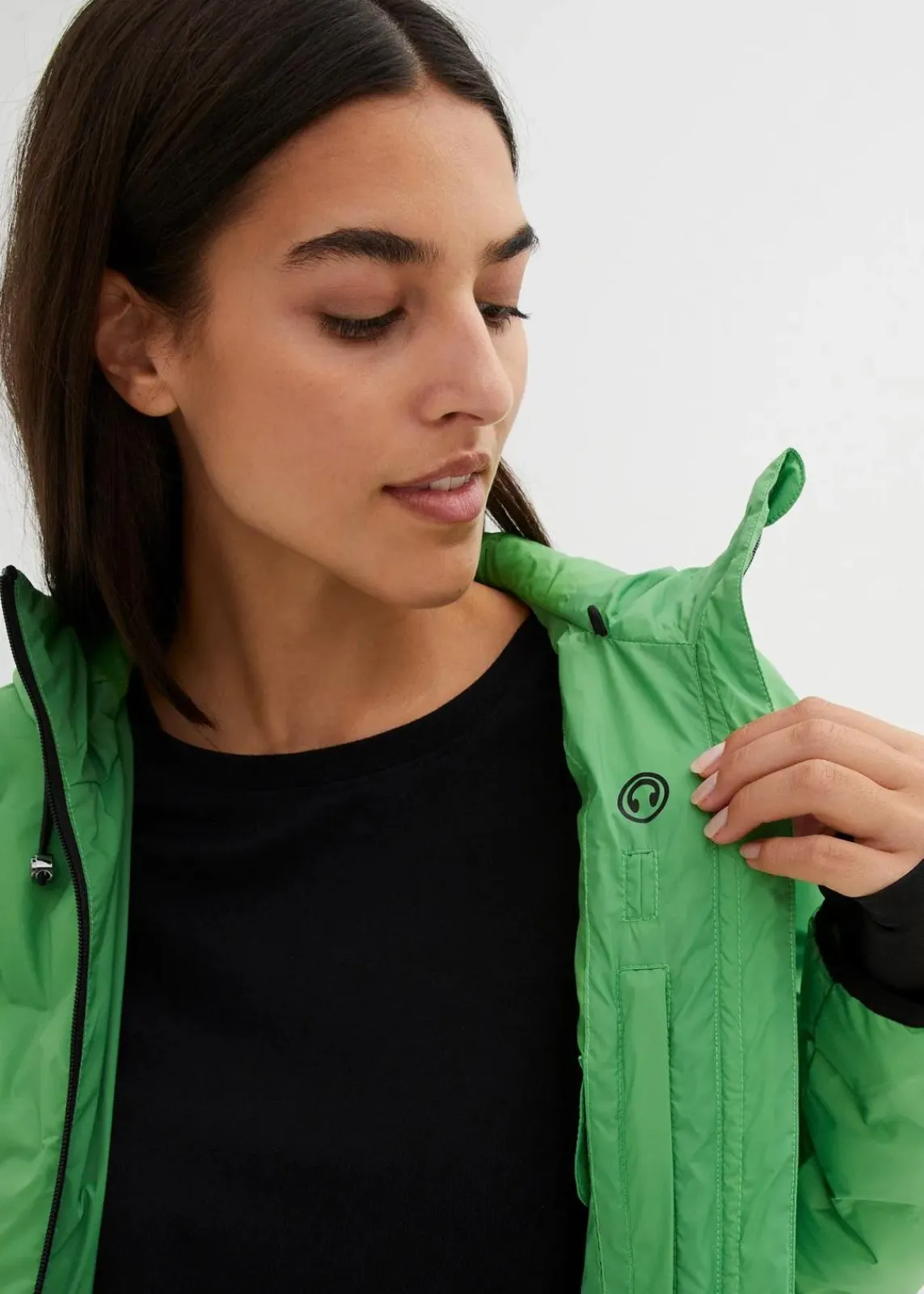 bonprix Bekleidung·Jumpsuits|Bekleidung·Sweat^wasserabweisende, ultraleichte Funktions-Jacke mattmoos