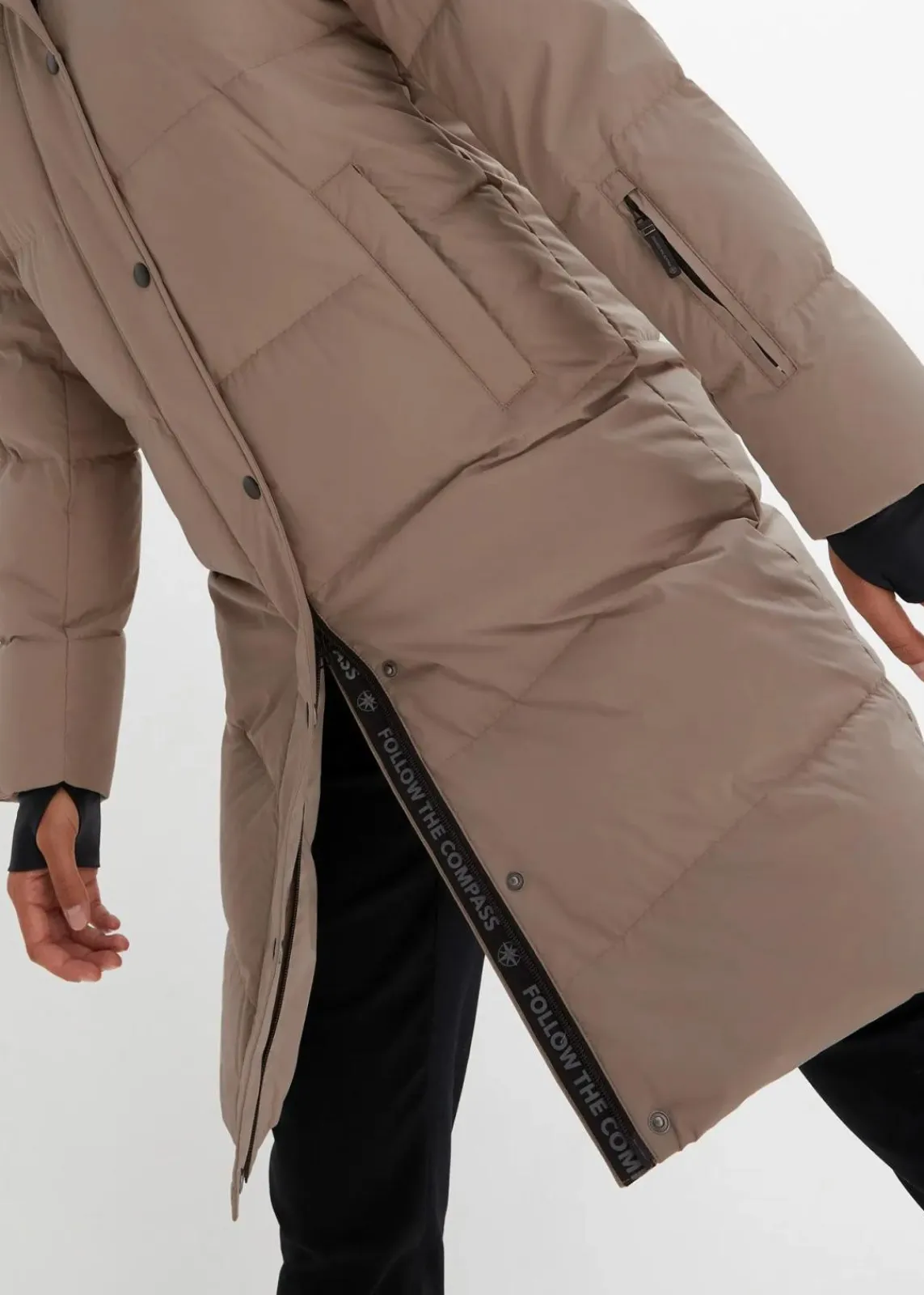 bonprix Nachhaltigere Materialien|Jacken & Mäntel^wasserabweisender Daunenmantel mit bedrucktem Innenfutter taupe