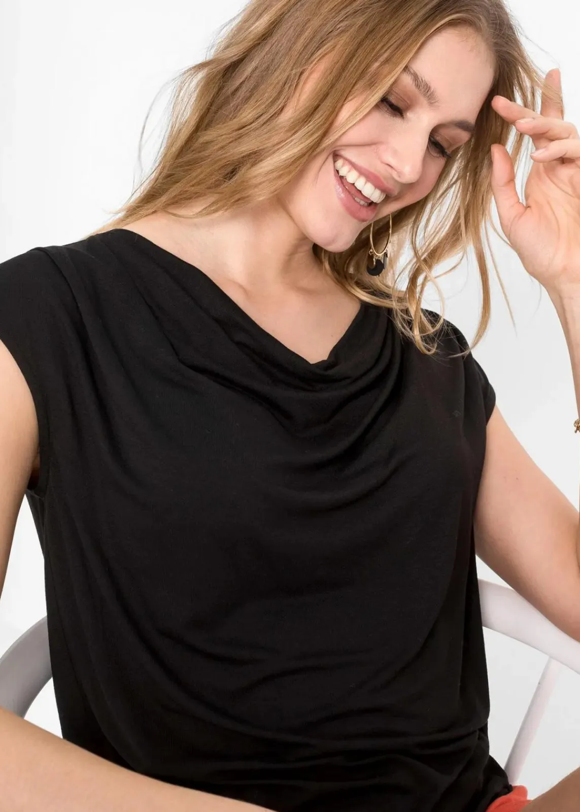 bonprix Shirts & Tops|Nachhaltigere Materialien^Wasserfall-Shirt aus Viskose-Mix schwarz