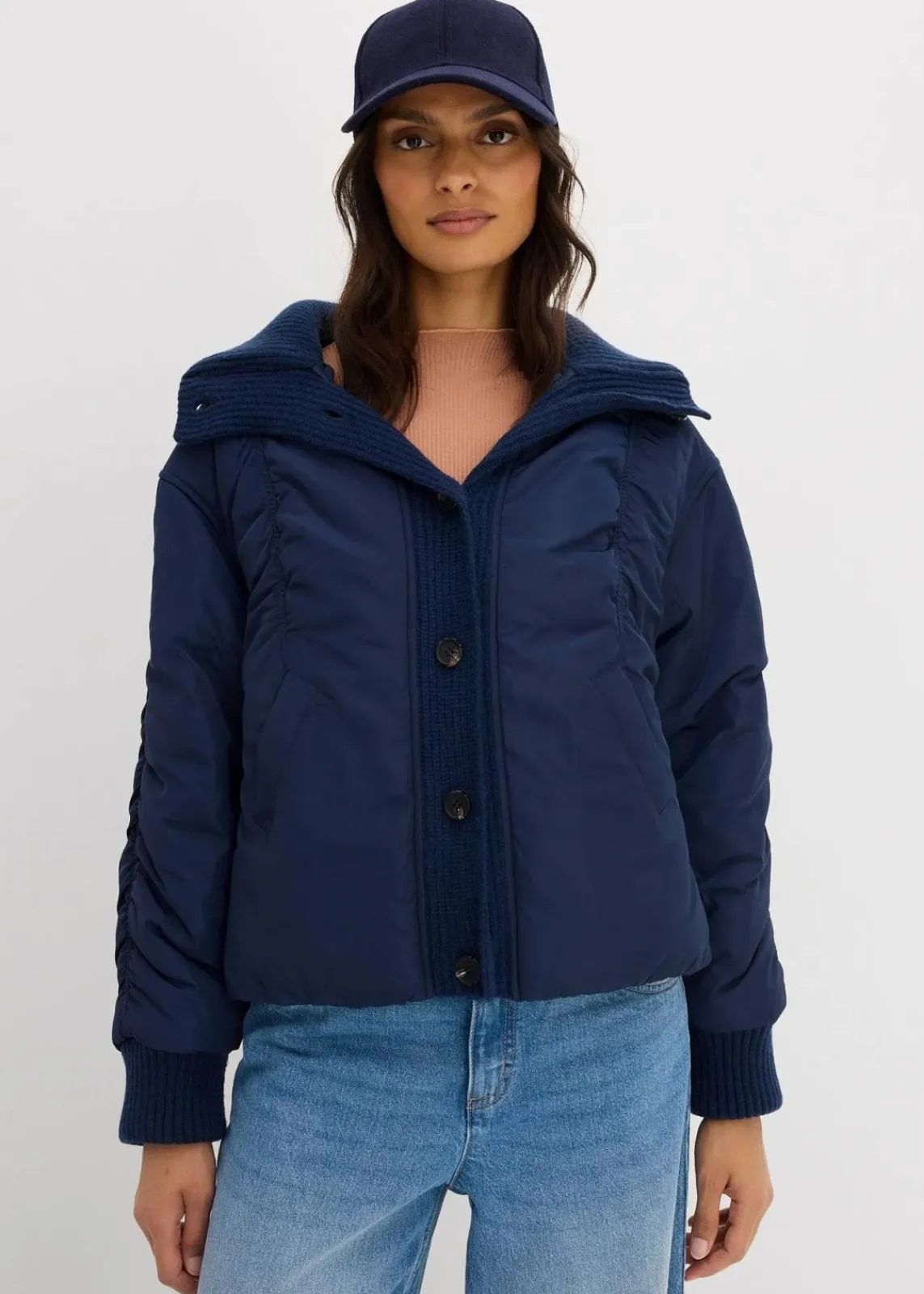 bonprix Nachhaltigere Materialien|Jacken & Mäntel^Wattierte Jacke mit Strickbündchen dunkelblau