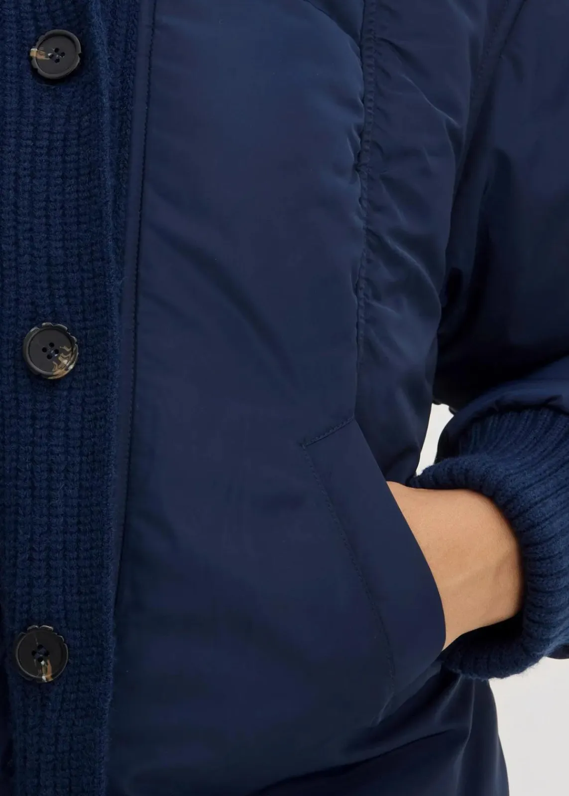 bonprix Nachhaltigere Materialien|Jacken & Mäntel^Wattierte Jacke mit Strickbündchen dunkelblau