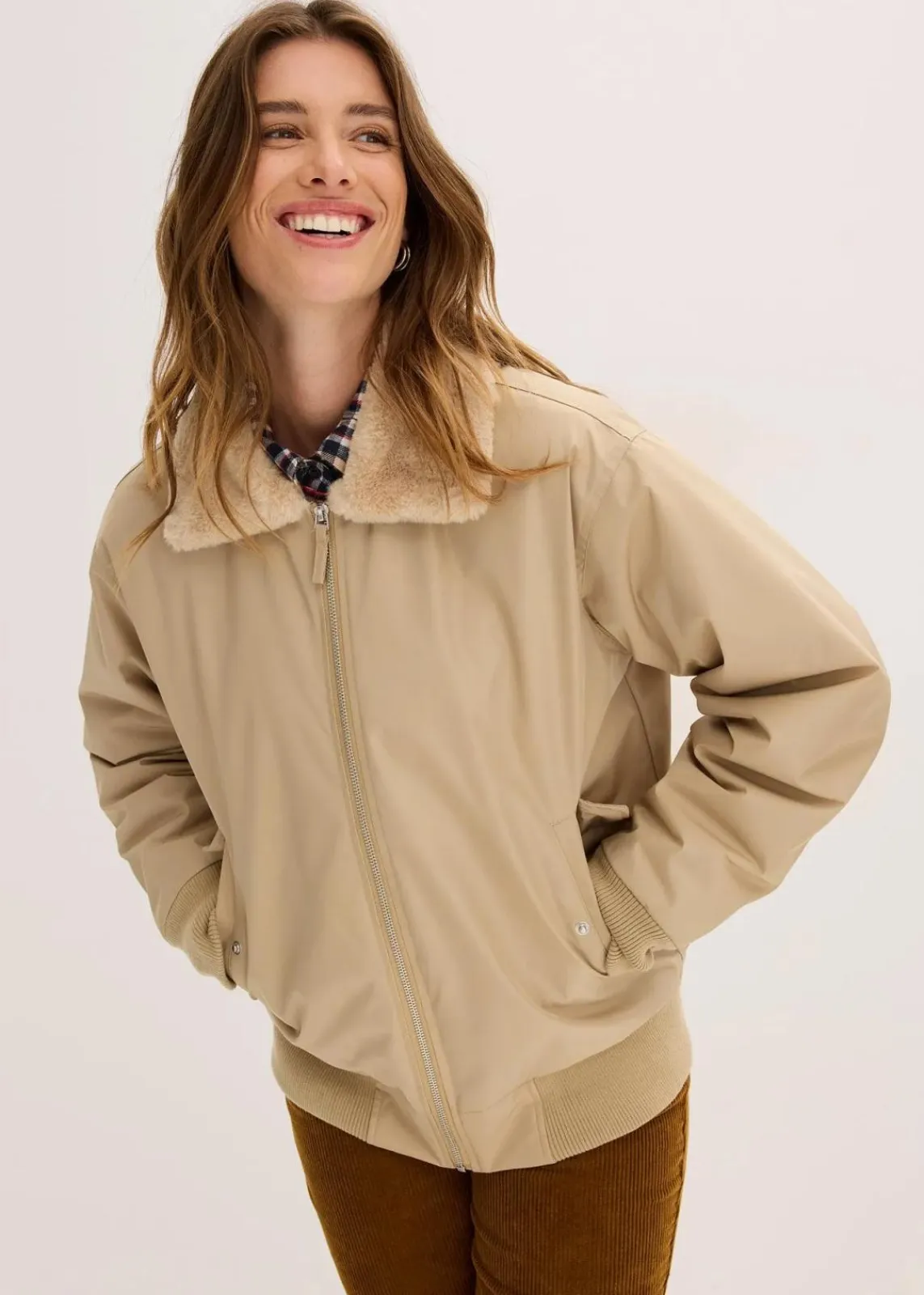 bonprix Nachhaltigere Materialien|Jacken & Mäntel^Wattierte Outdoorjacke hellkhaki