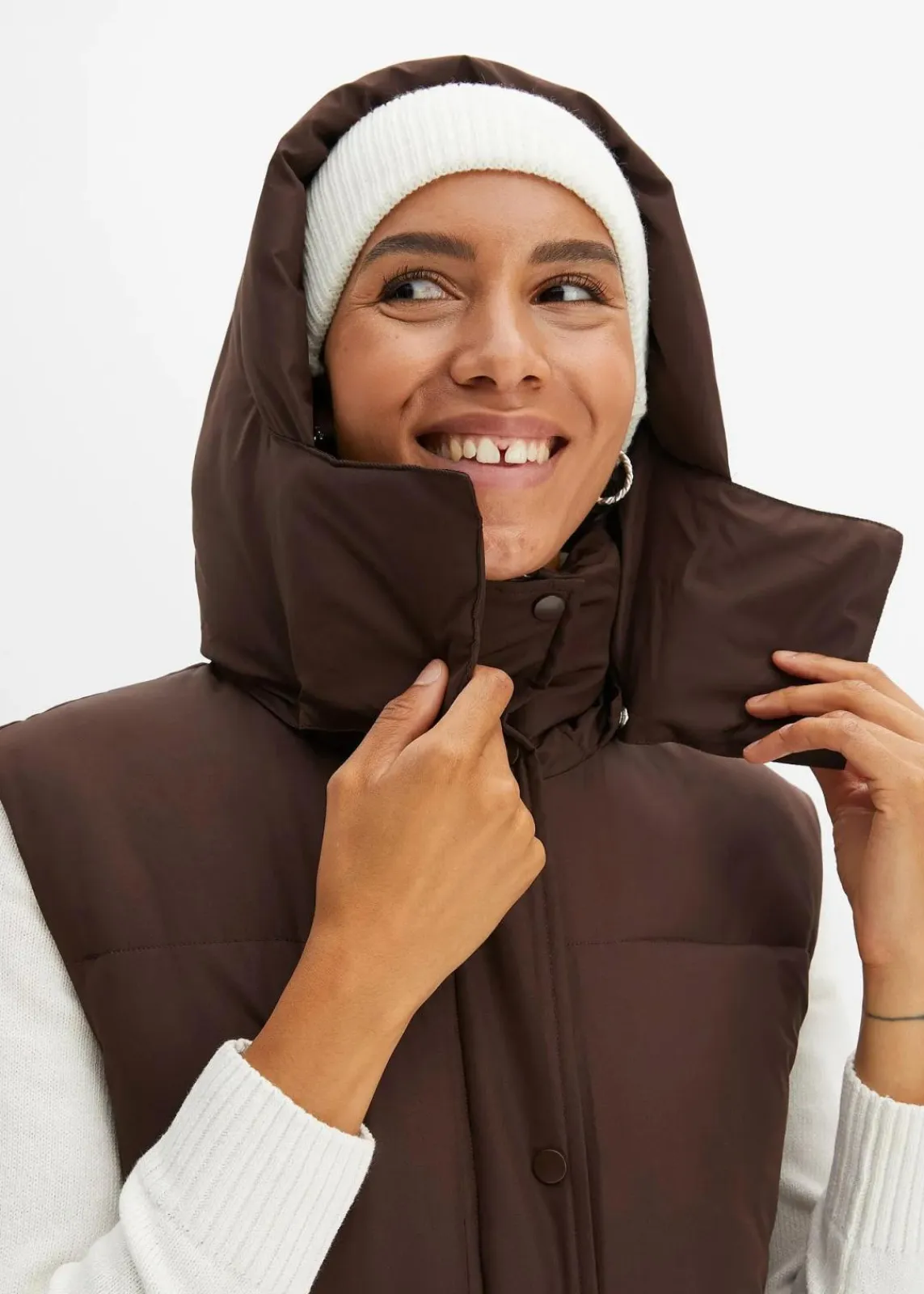 bonprix Nachhaltigere Materialien|Jacken & Mäntel^Wattierte Steppweste mit abnehmbarer Kapuze dunkelbraun