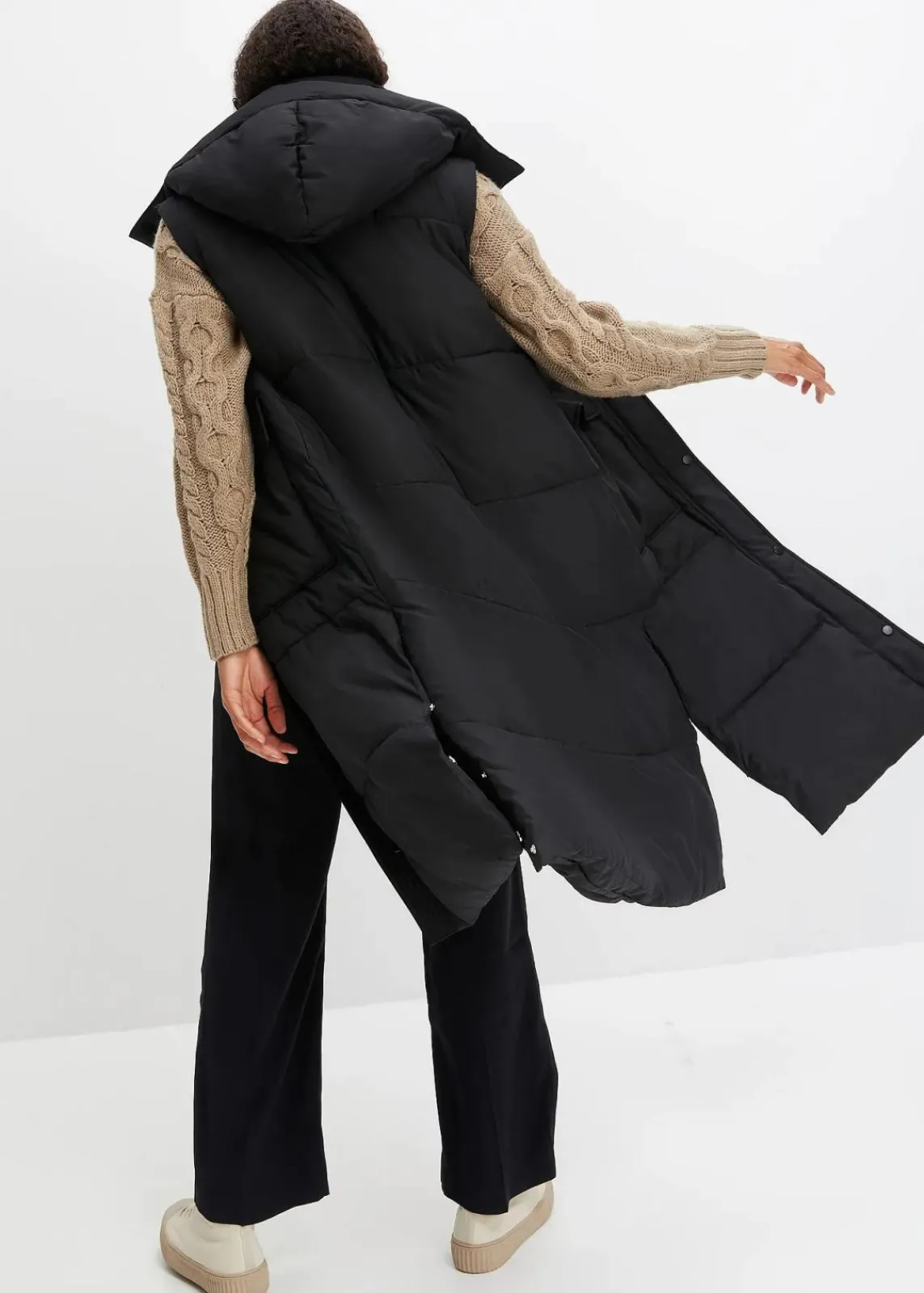 bonprix Nachhaltigere Materialien|Jacken & Mäntel^Wattierte Steppweste mit abnehmbarer Kapuze schwarz