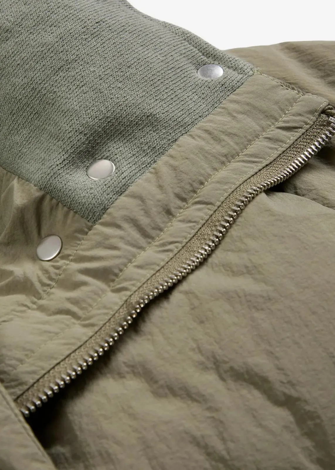 bonprix Bekleidung·Hosen|Jacken & Mäntel^Wattierter Steppmantel raucholiv