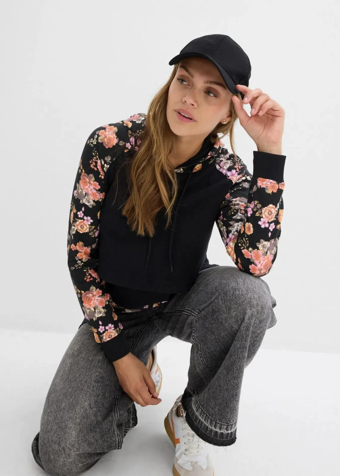 bonprix Bekleidung·Blazer|Umstandsmode^Weiches 2-in-1 Umstands-und Stillsweatshirt schwarz geblümt