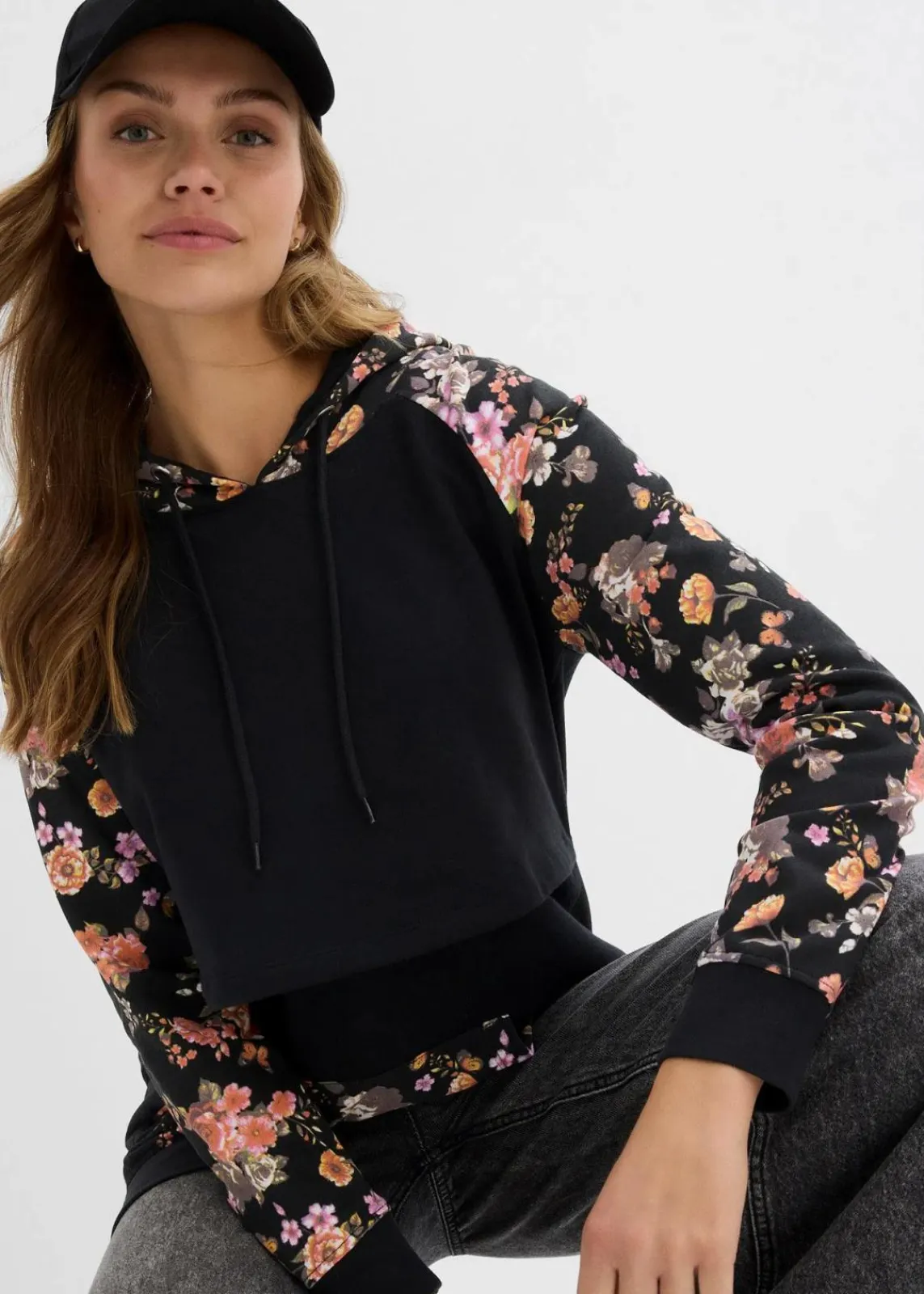 bonprix Bekleidung·Blazer|Umstandsmode^Weiches 2-in-1 Umstands-und Stillsweatshirt schwarz geblümt