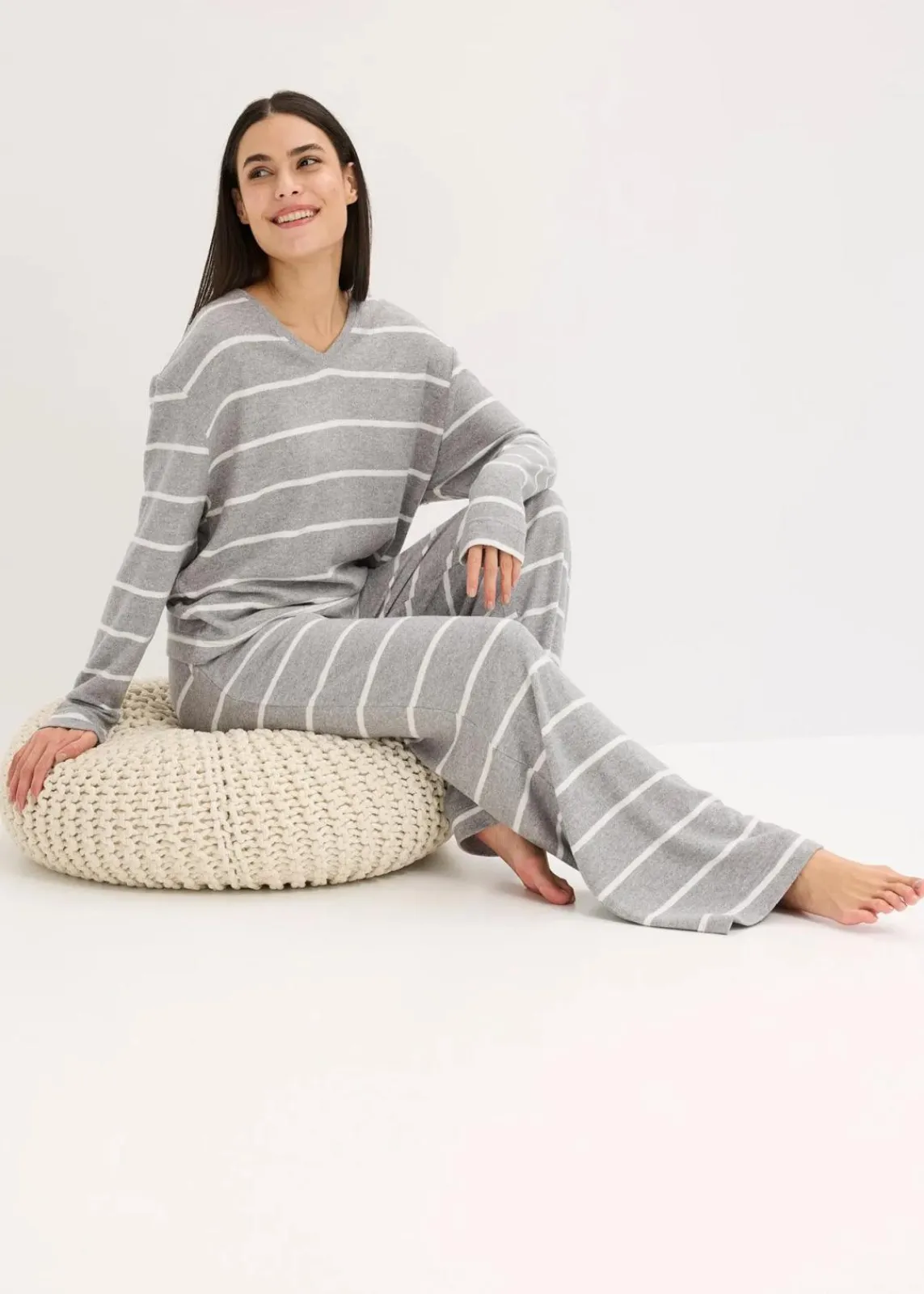 bonprix Wäsche·Homewear|Wäsche·Nachtwäsche^Weit geschnittener Loungewear Hausanzug aus weichem Material grau meliert/naturmeliert gestreift