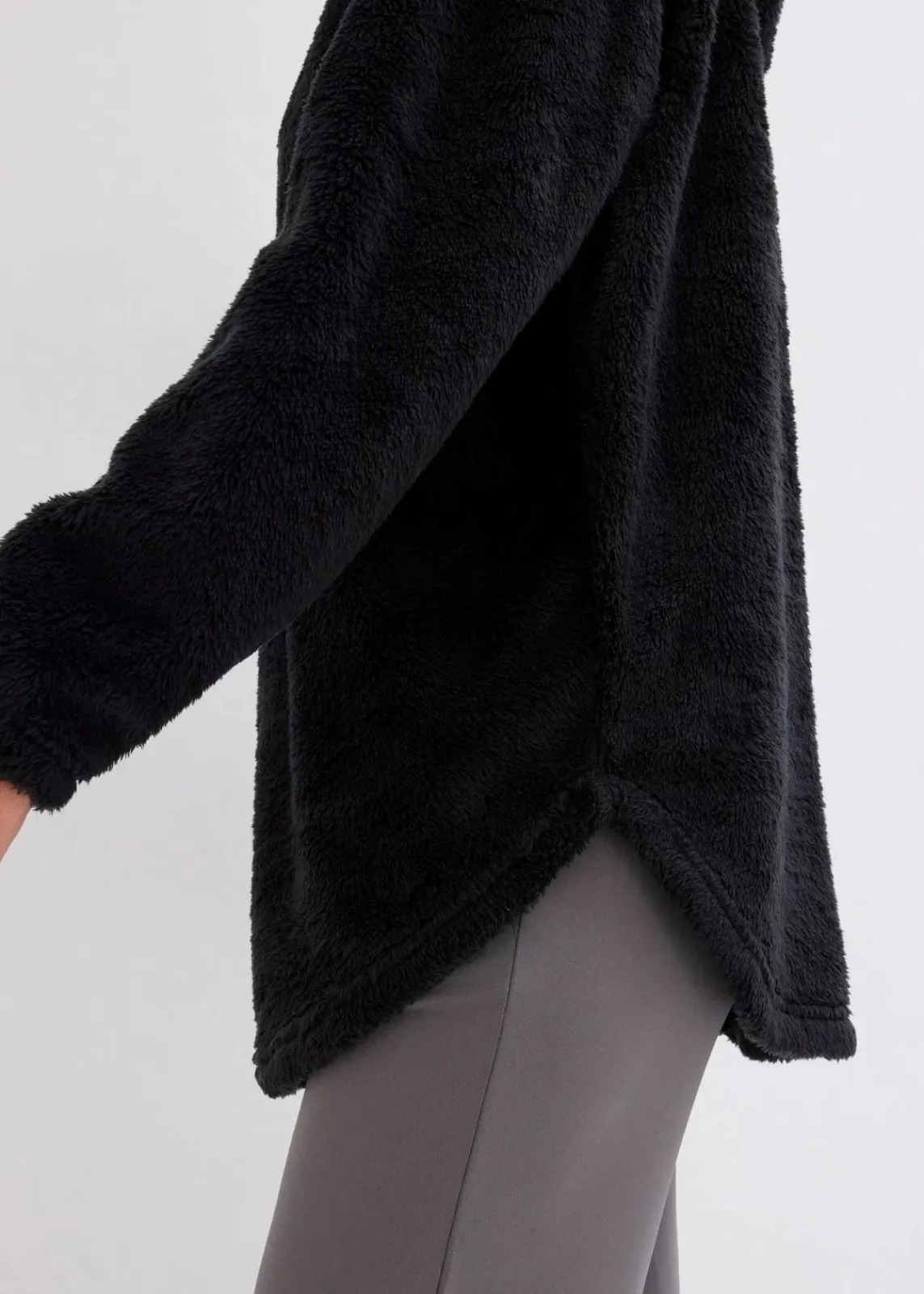 bonprix Homewear|Sportwäsche^Weit geschnittener Loungewear Kuschel-Fleece Longpullover schwarz