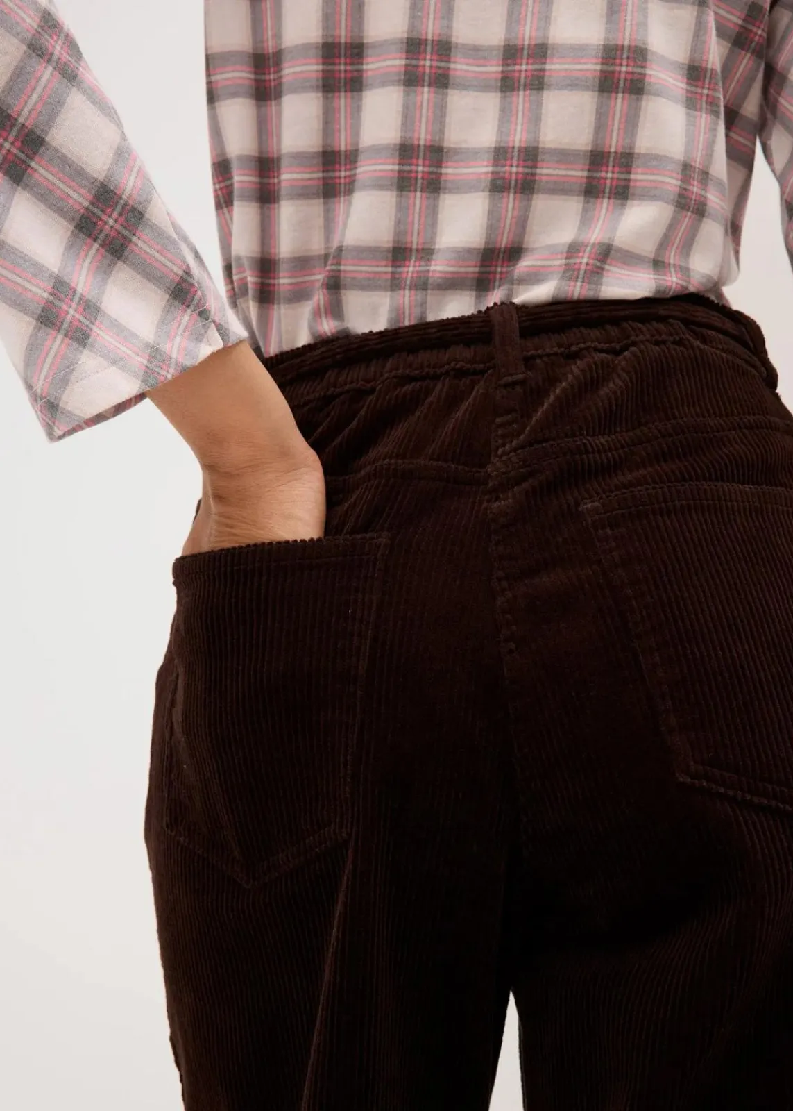 bonprix Bekleidung·Kleider|Hosen^Weite Cordhose mit Bindegürtel dunkelbraun