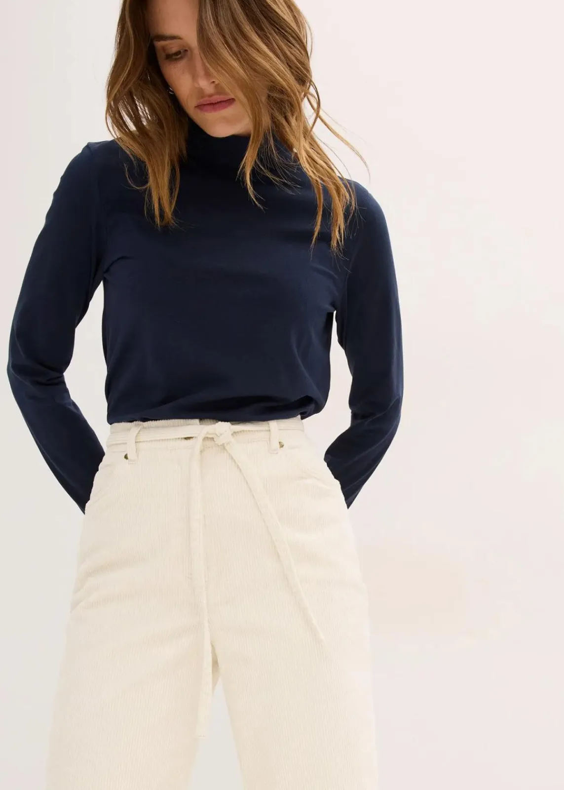 bonprix Hosen|Bekleidung·Kleider^Weite Cordhose mit Bindegürtel perlweiß