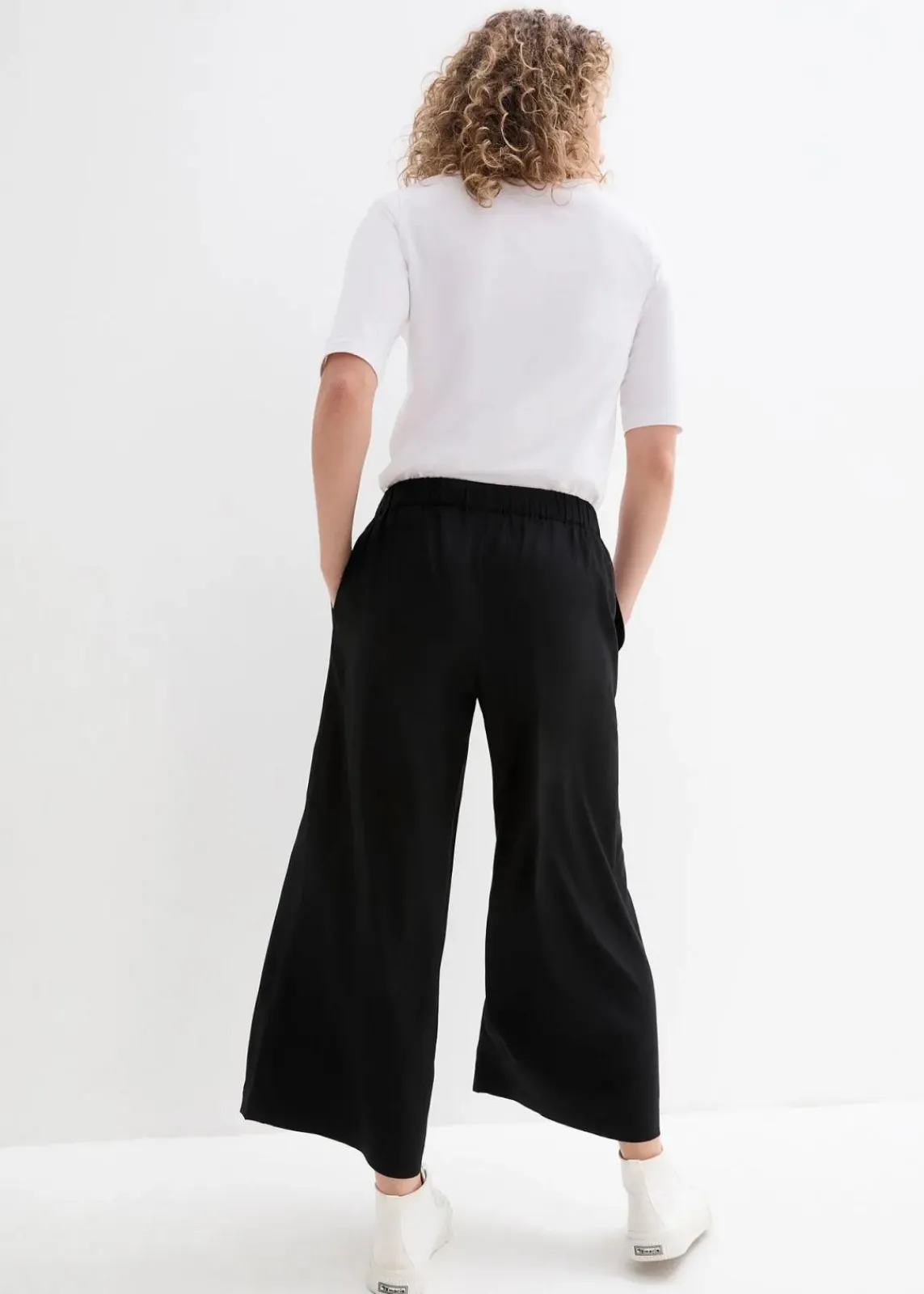 bonprix Bekleidung·Kleider|Hosen^Weite Culotte aus nachhaltiger Viskose schwarz